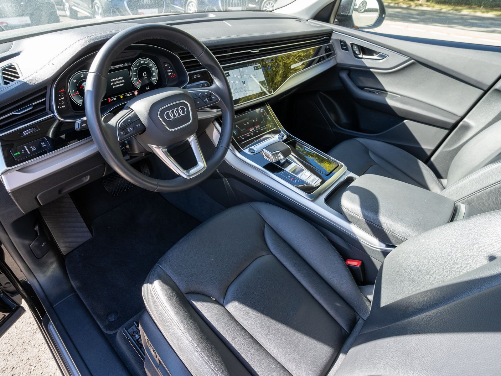 Fahrzeugabbildung Audi Q8 50TDI quattro NAVI LED PANO AHK 360° SHZ