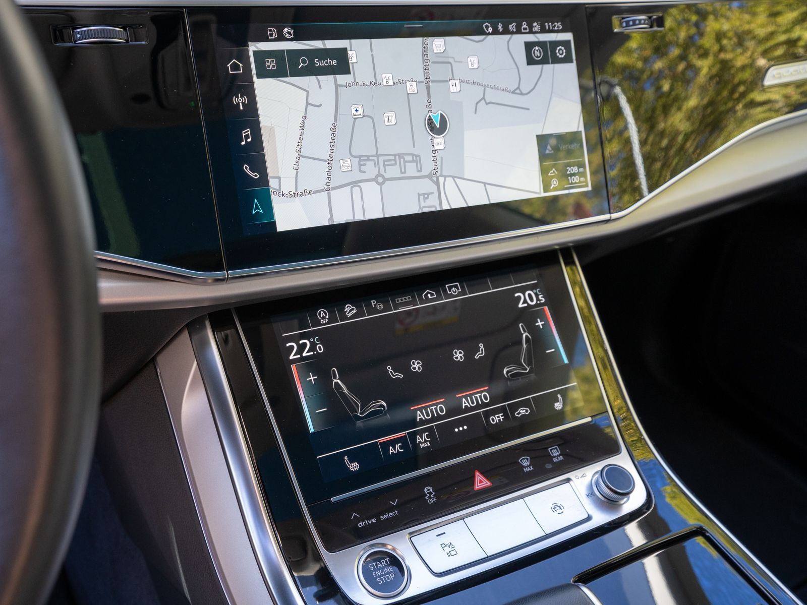 Fahrzeugabbildung Audi Q8 50TDI quattro NAVI LED PANO AHK 360° SHZ