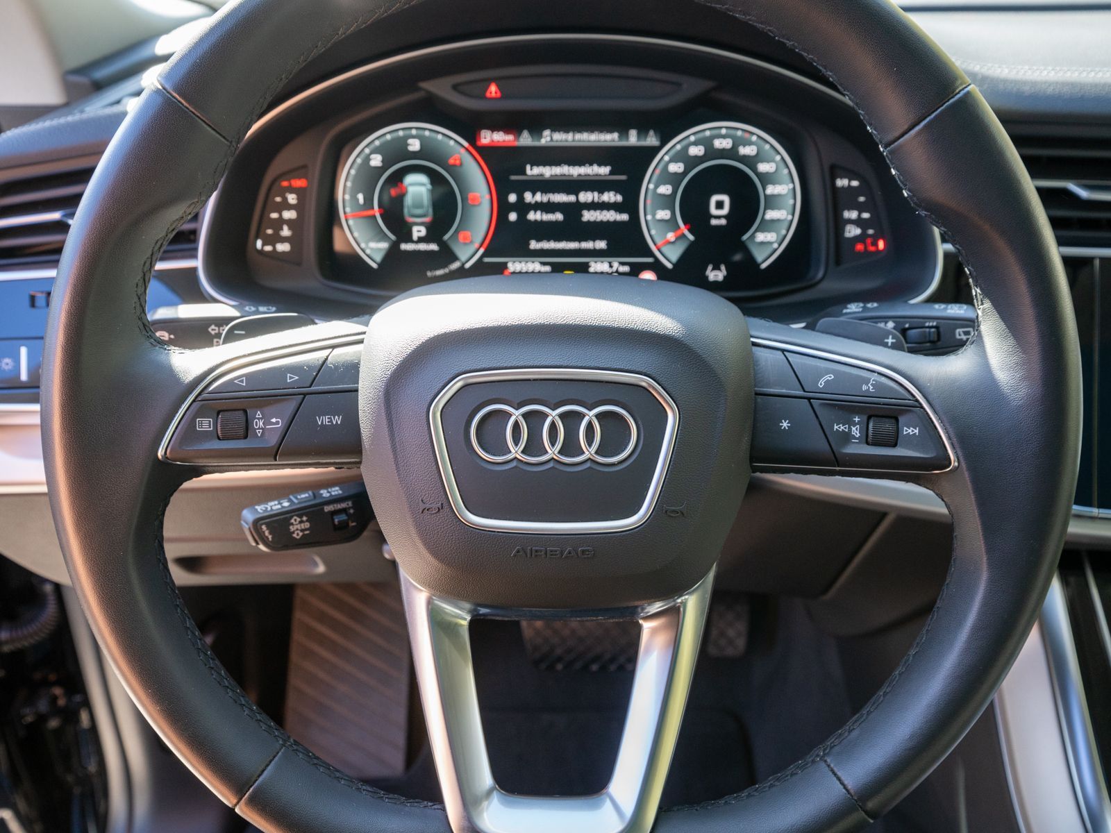 Fahrzeugabbildung Audi Q8 50TDI quattro NAVI LED PANO AHK 360° SHZ