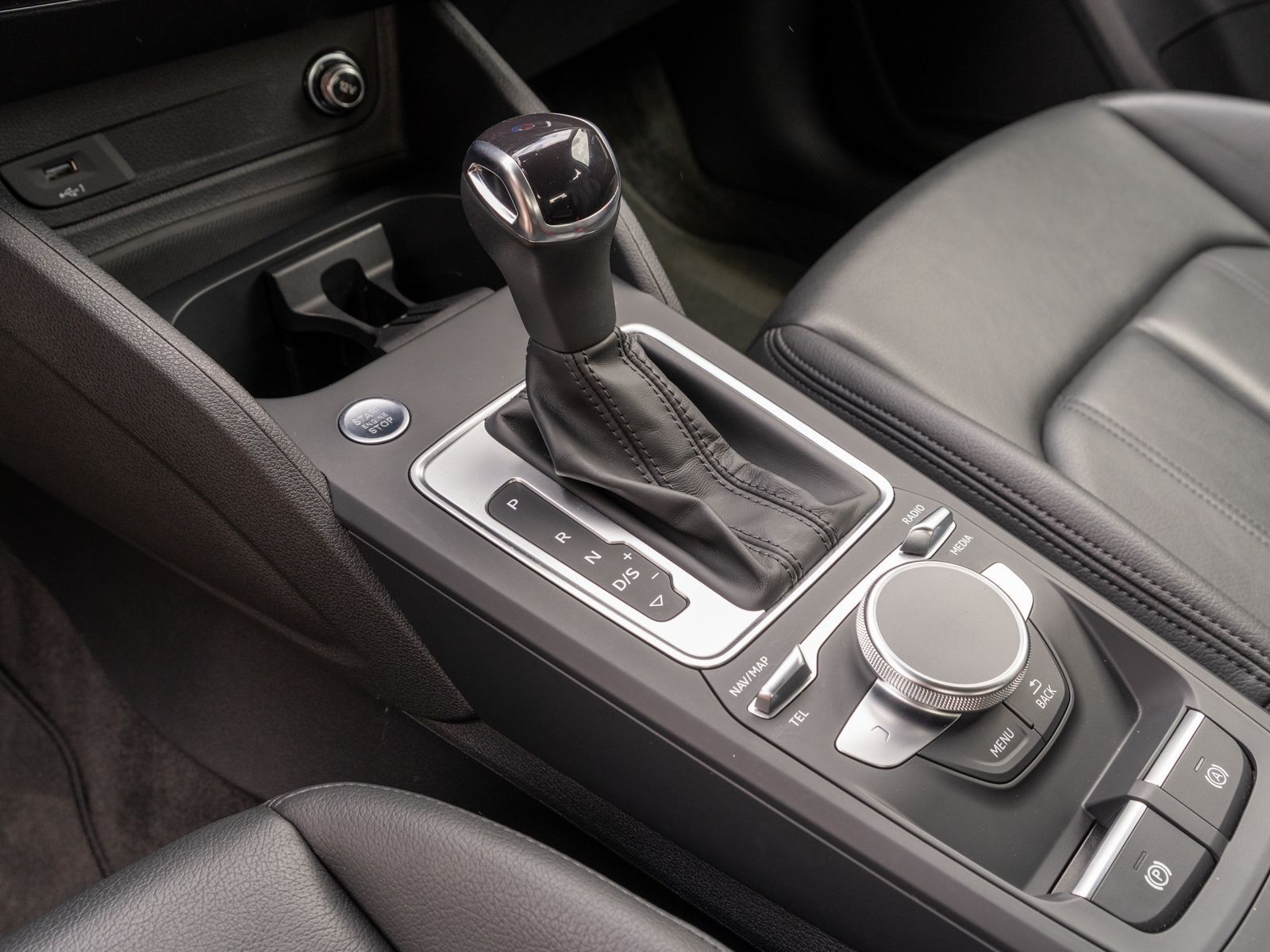 Fahrzeugabbildung Audi Q2 Advanced 35TDI quattro Stronic LED RFK SHZ VC