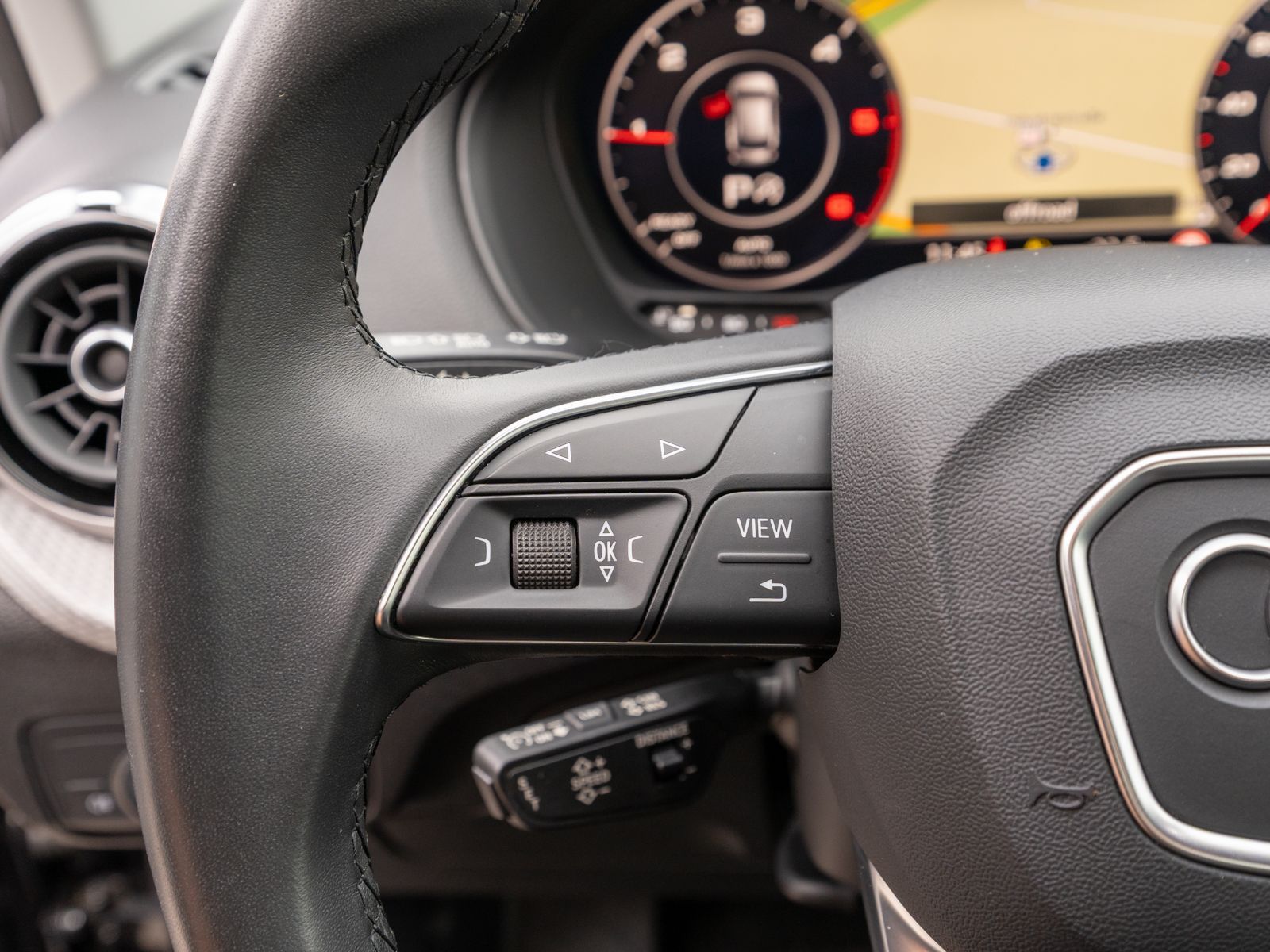 Fahrzeugabbildung Audi Q2 Advanced 35TDI quattro Stronic LED RFK SHZ VC