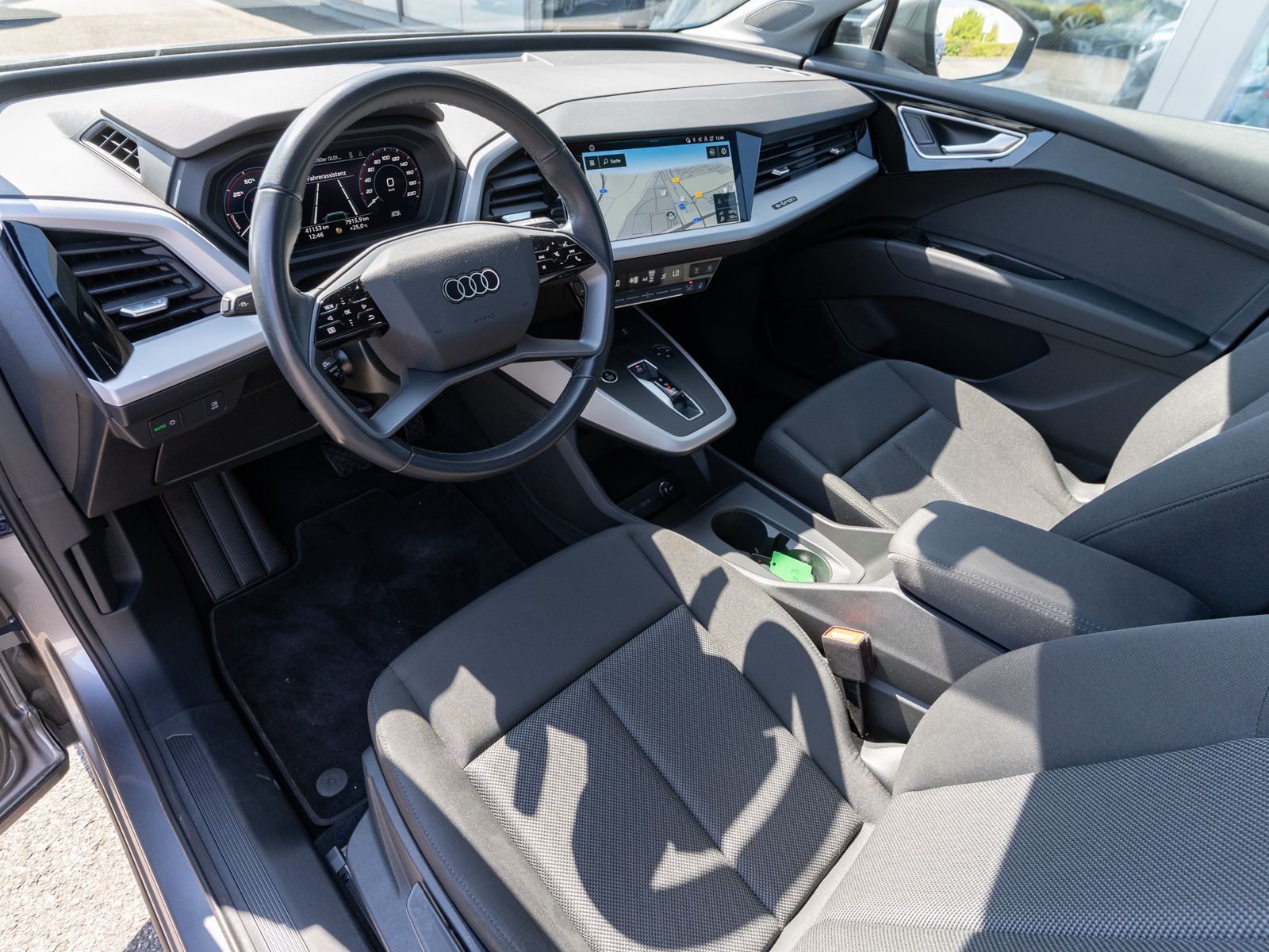 Fahrzeugabbildung Audi Q4 advanced 50 e-tron quattro LED Navi PDC AHK