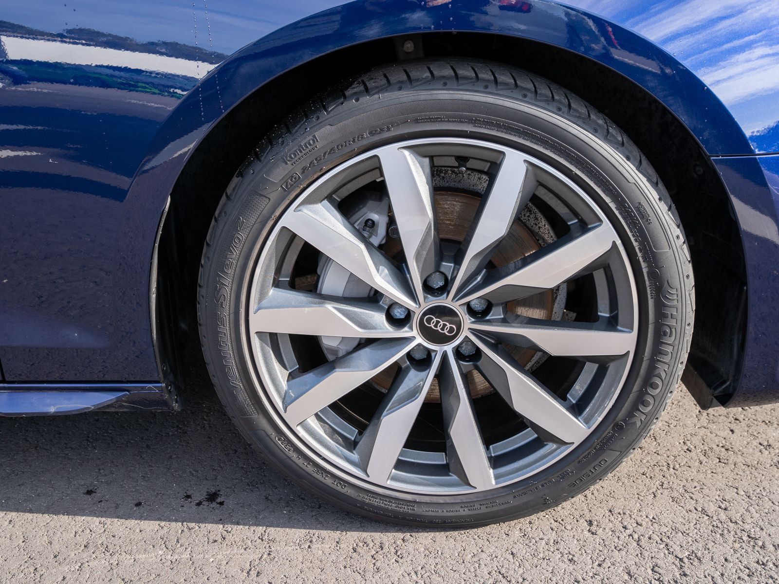 Fahrzeugabbildung Audi A4 Avant S line 40TDI quattro Stron B&O PANO AHK