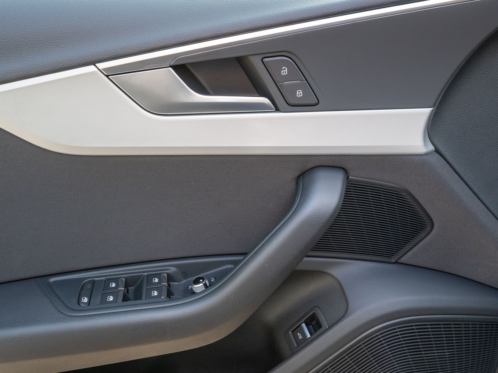 Fahrzeugabbildung Audi A4 Avant S line 40TDI quattro Stron B&O PANO AHK
