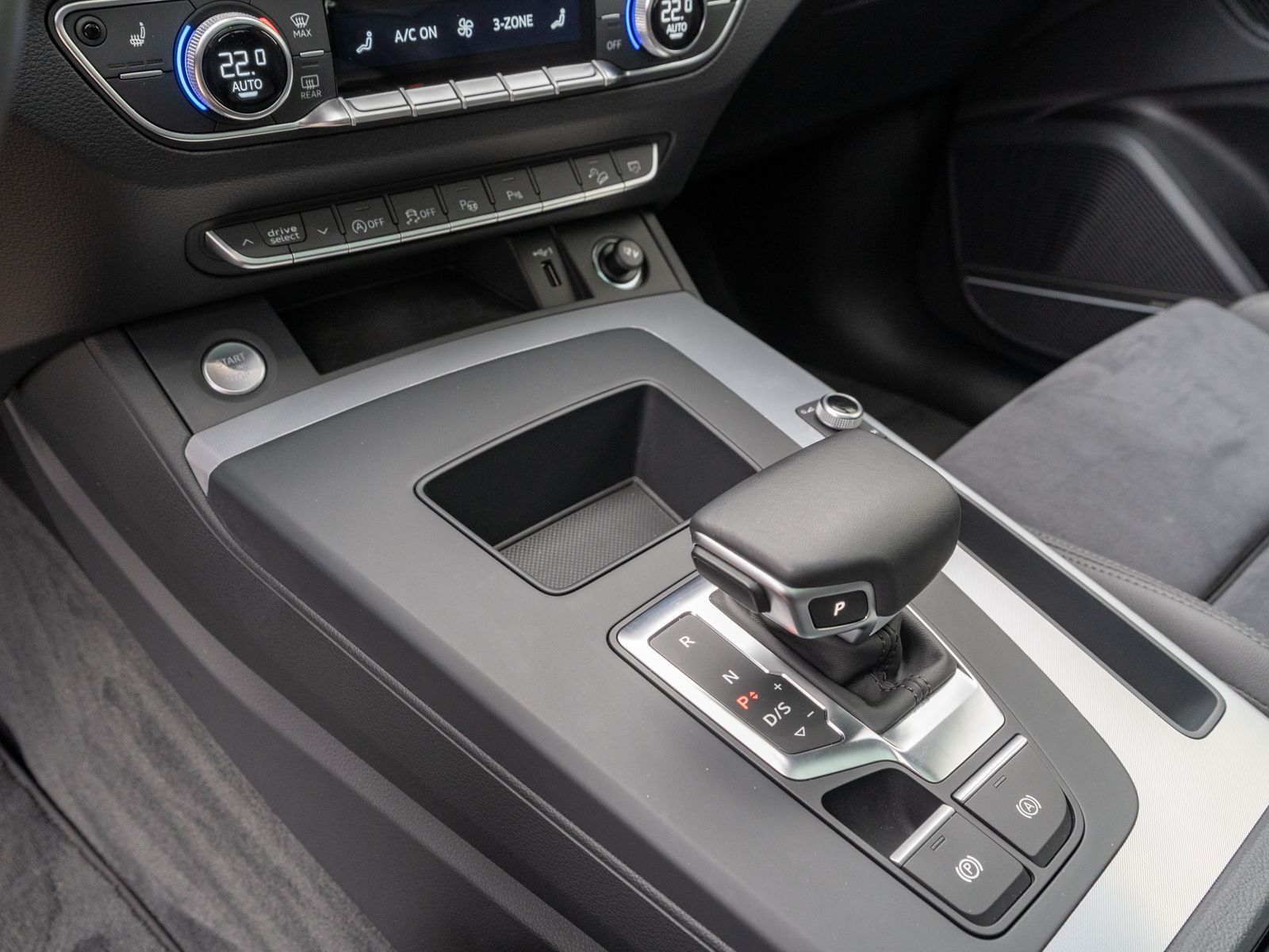 Fahrzeugabbildung Audi Q5 Sportback S line 40TFSI quatt PANO Stdhzg B&O