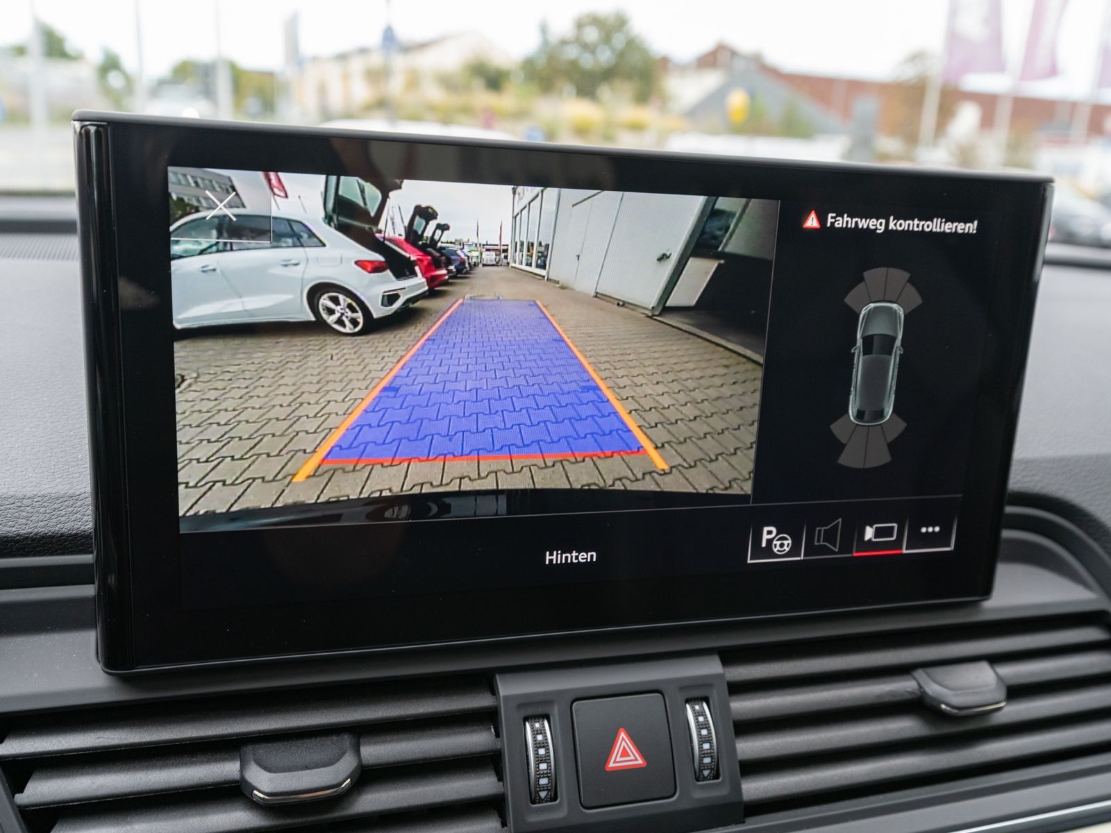 Fahrzeugabbildung Audi Q5 Sportback S line 40TFSI quatt PANO Stdhzg B&O