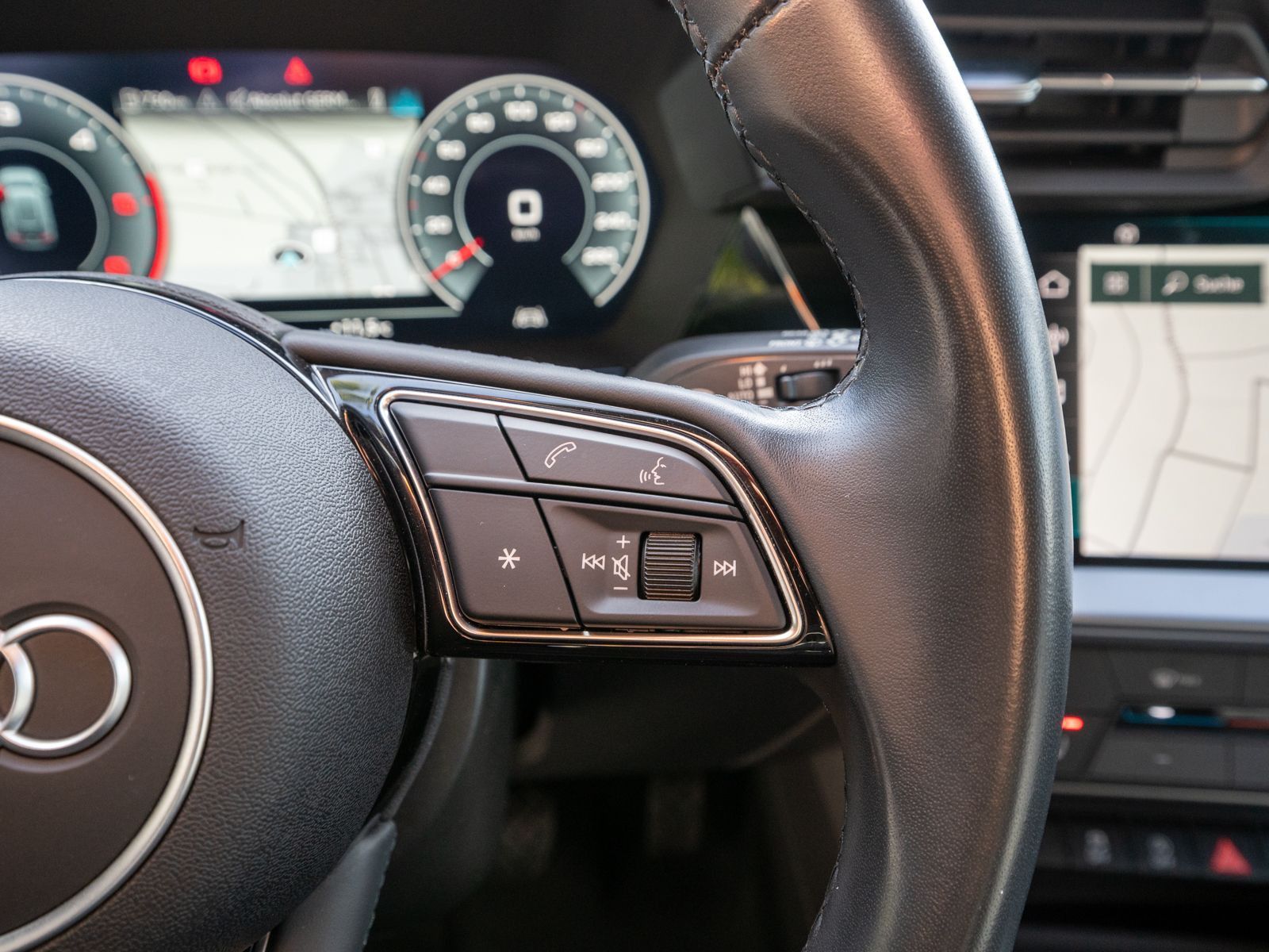 Fahrzeugabbildung Audi A3 Sportback advanced 30 TDI LED Navi PDC LEDER