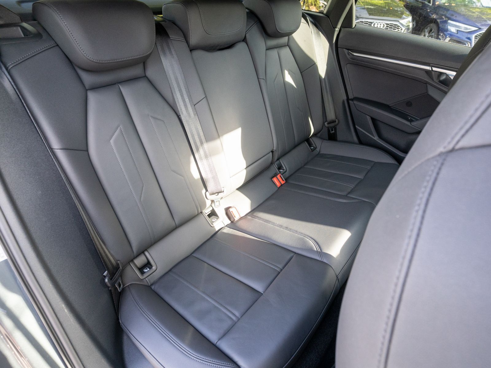 Fahrzeugabbildung Audi A3 Sportback advanced 30 TDI LED Navi PDC LEDER