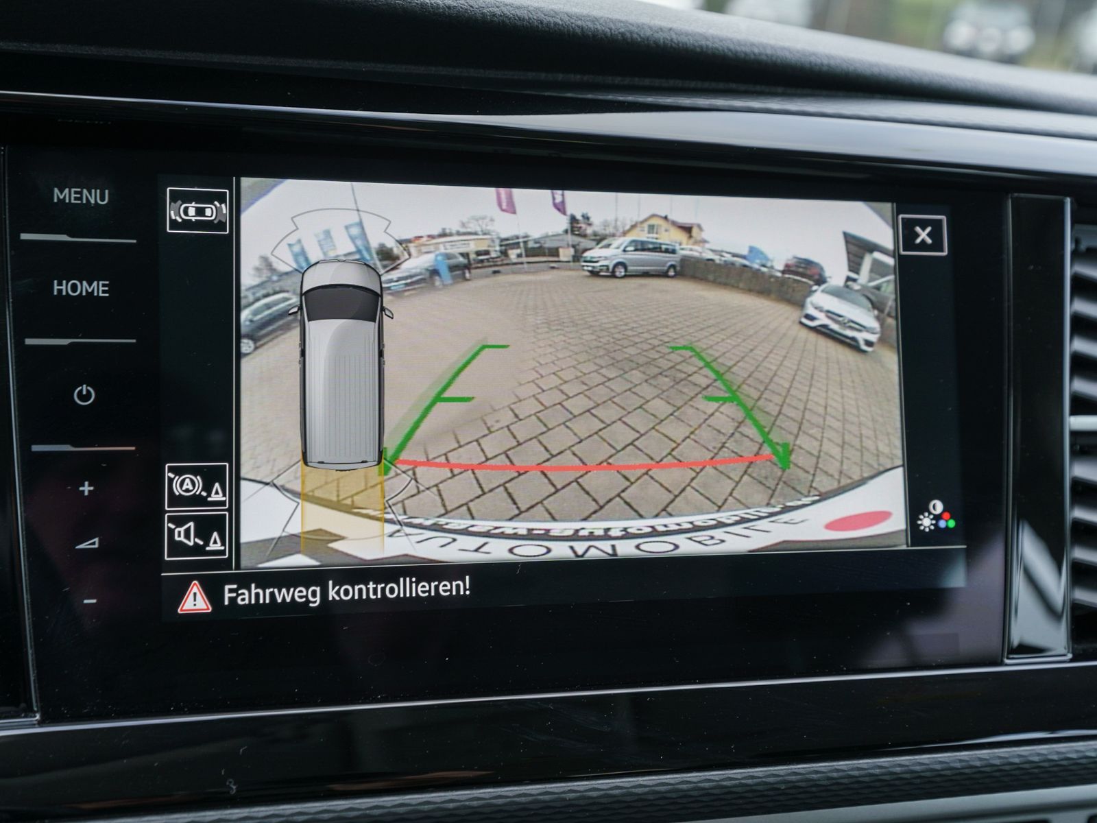 Fahrzeugabbildung Volkswagen T6.1 Caravelle Comfortline LANG 2.0 TDI DSG 9-S