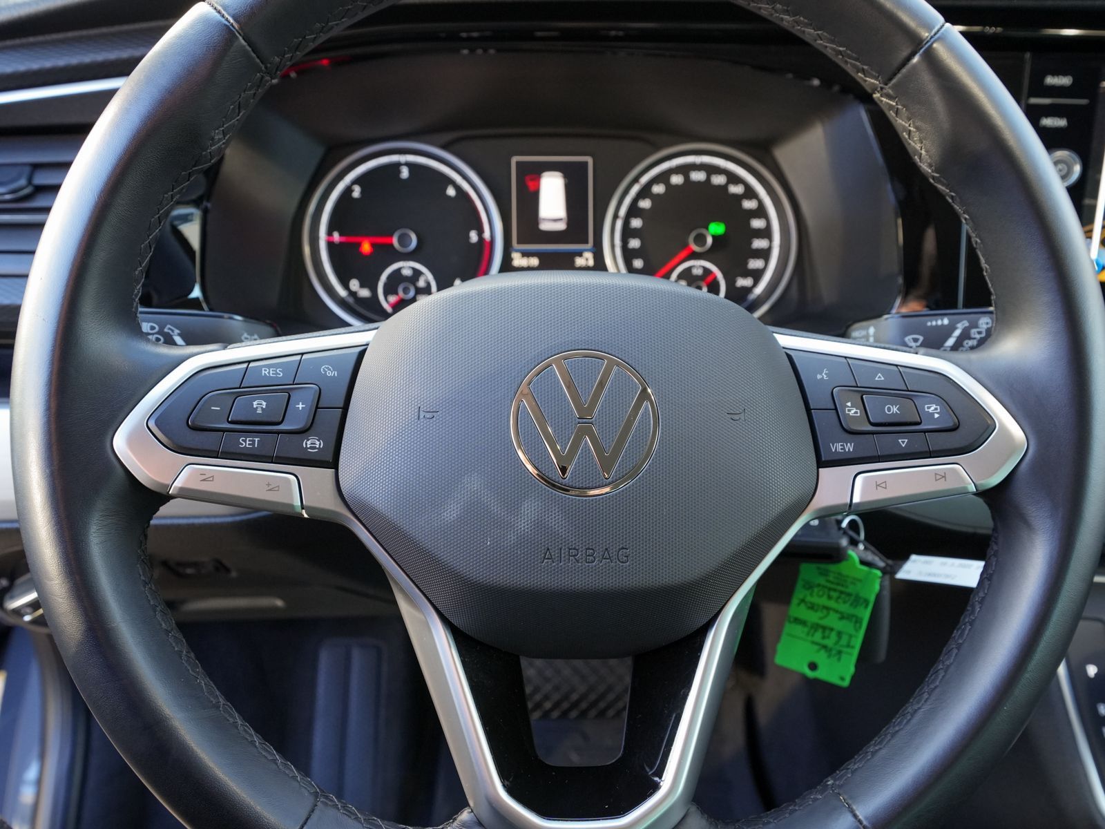 Fahrzeugabbildung Volkswagen T6.1 Multivan Comfortline LANG 2.0 TDI DSG NAVI