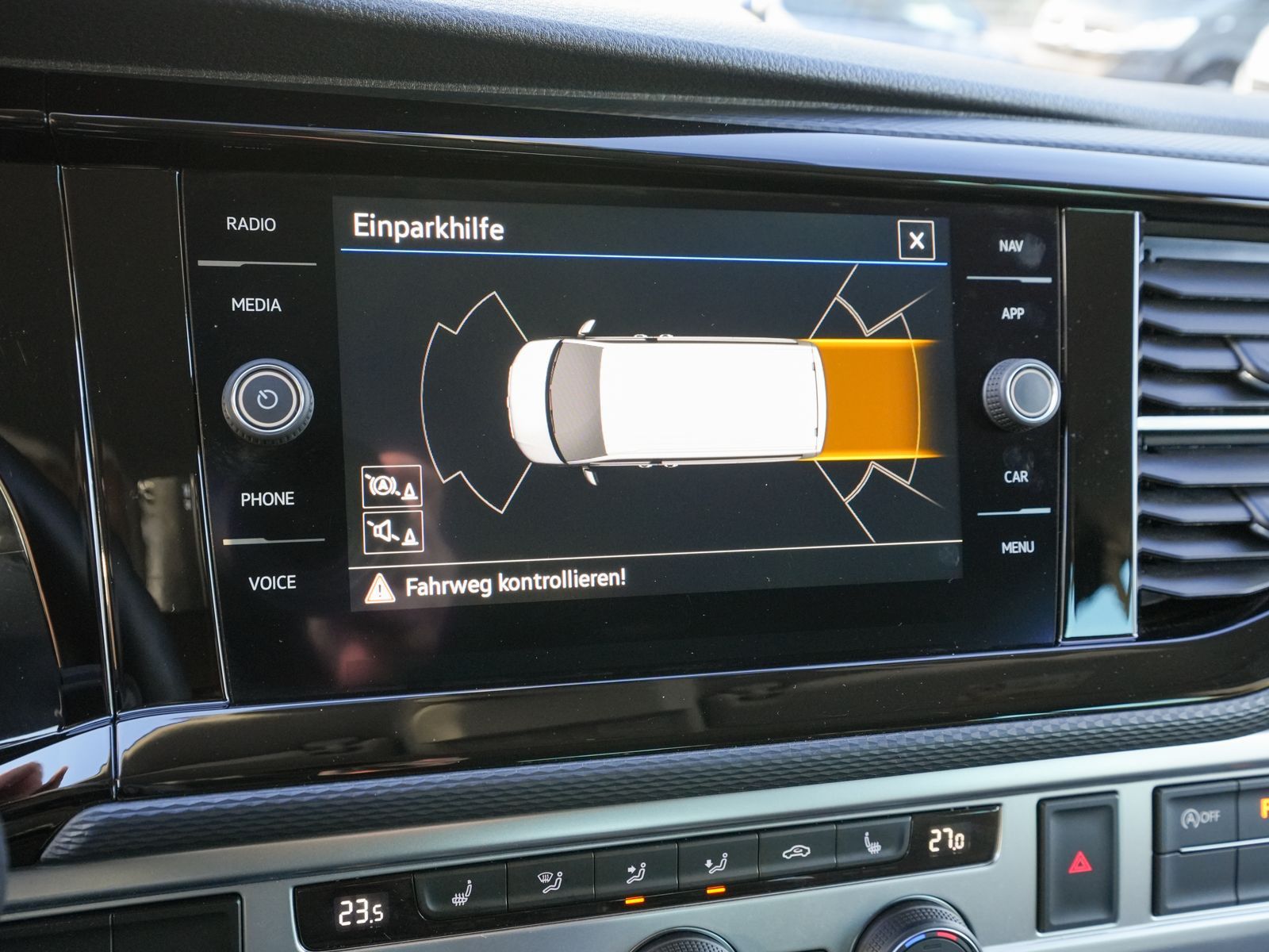 Fahrzeugabbildung Volkswagen T6.1 Multivan Comfortline LANG 2.0 TDI DSG NAVI
