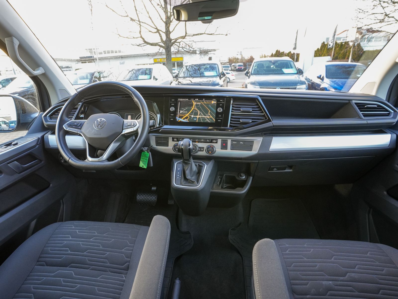 Fahrzeugabbildung Volkswagen T6.1 Multivan Comfortline LANG 2.0 TDI DSG NAVI