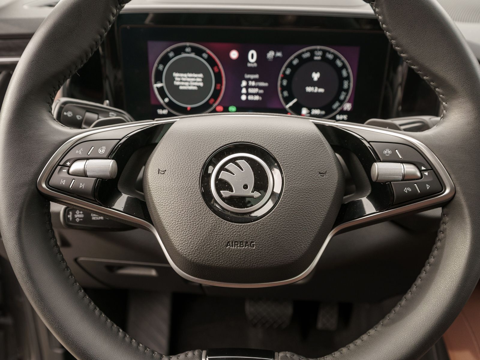 Fahrzeugabbildung SKODA Kodiaq Selection 4x4 2.0TDI DSG Pano Sthz AHK 7S