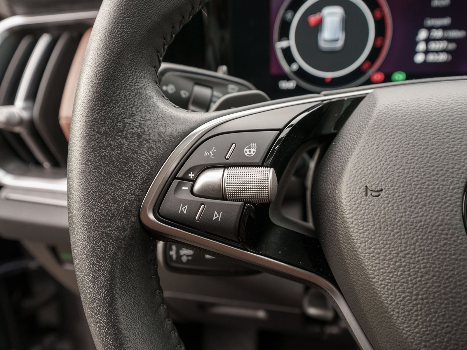 Fahrzeugabbildung SKODA Kodiaq Selection 4x4 2.0TDI DSG Pano Sthz AHK 7S