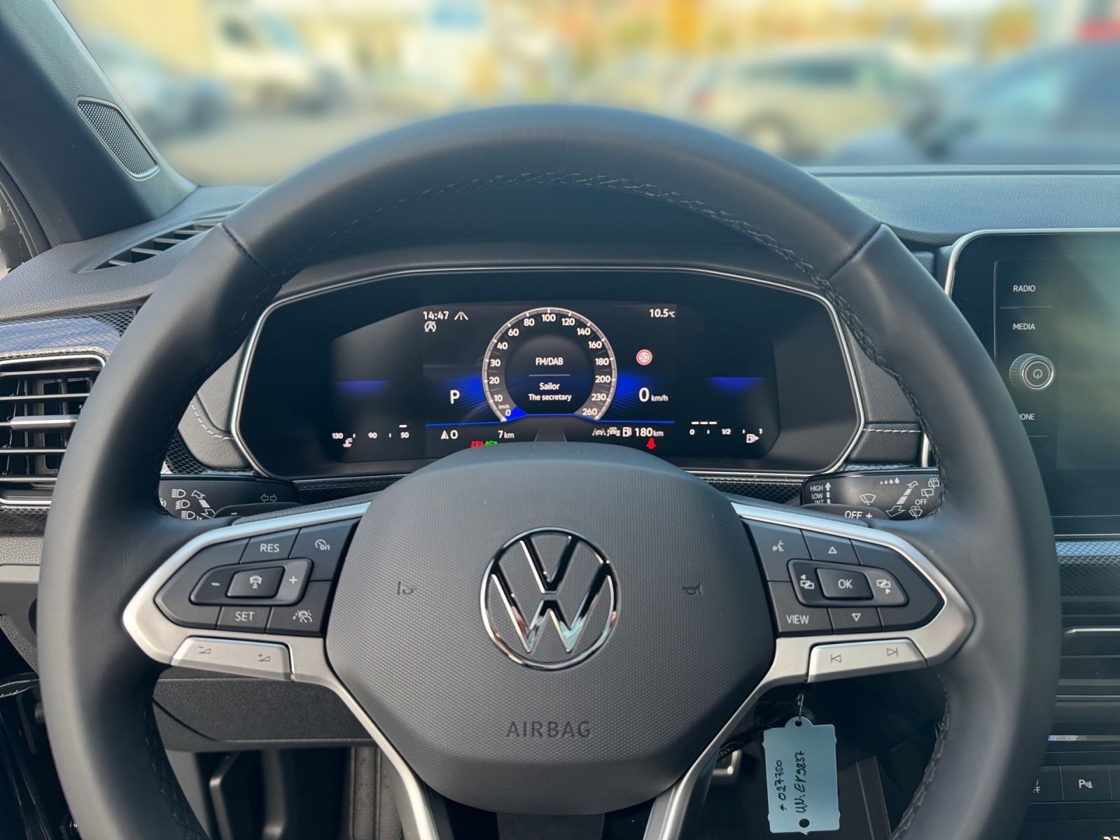 Fahrzeugabbildung Volkswagen T-Cross R-Line 1.5l TSI 150 PS DSG ACC AHK RFK S
