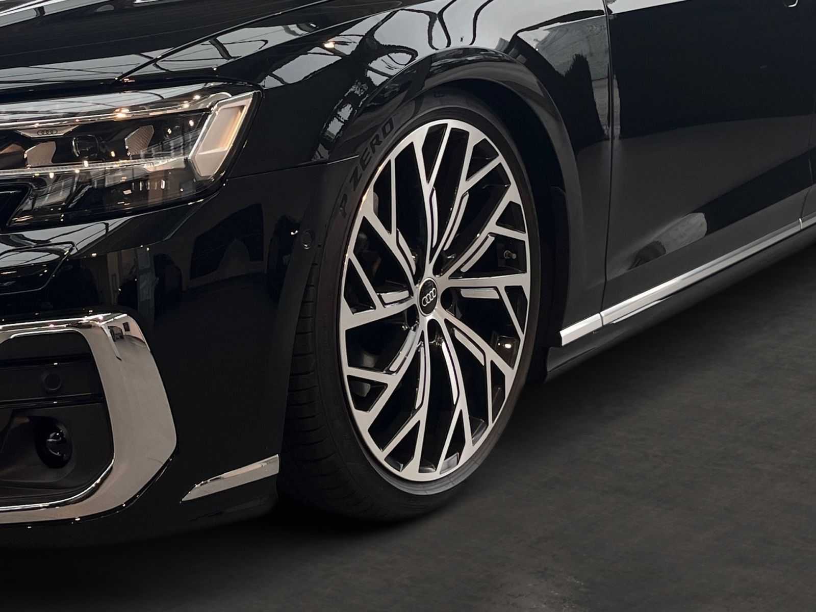 Fahrzeugabbildung Audi A8 50 TDI quattro 286 PS tipt. 136 tsd NP (MMI)