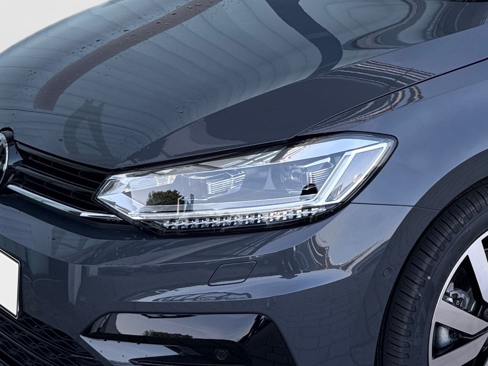 Fahrzeugabbildung Volkswagen Touran R-Line 1,5 l TSI OPF DSG | *AHK*