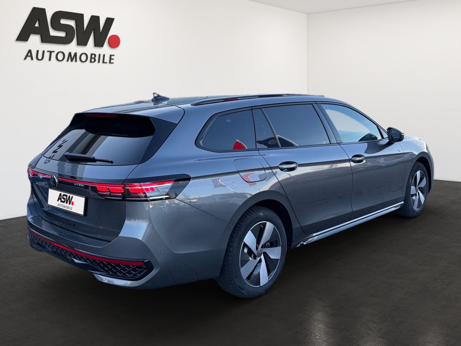 Fahrzeugabbildung Volkswagen Passat Variant R-Line 1,5 l eHybrid 177 PS DSG A