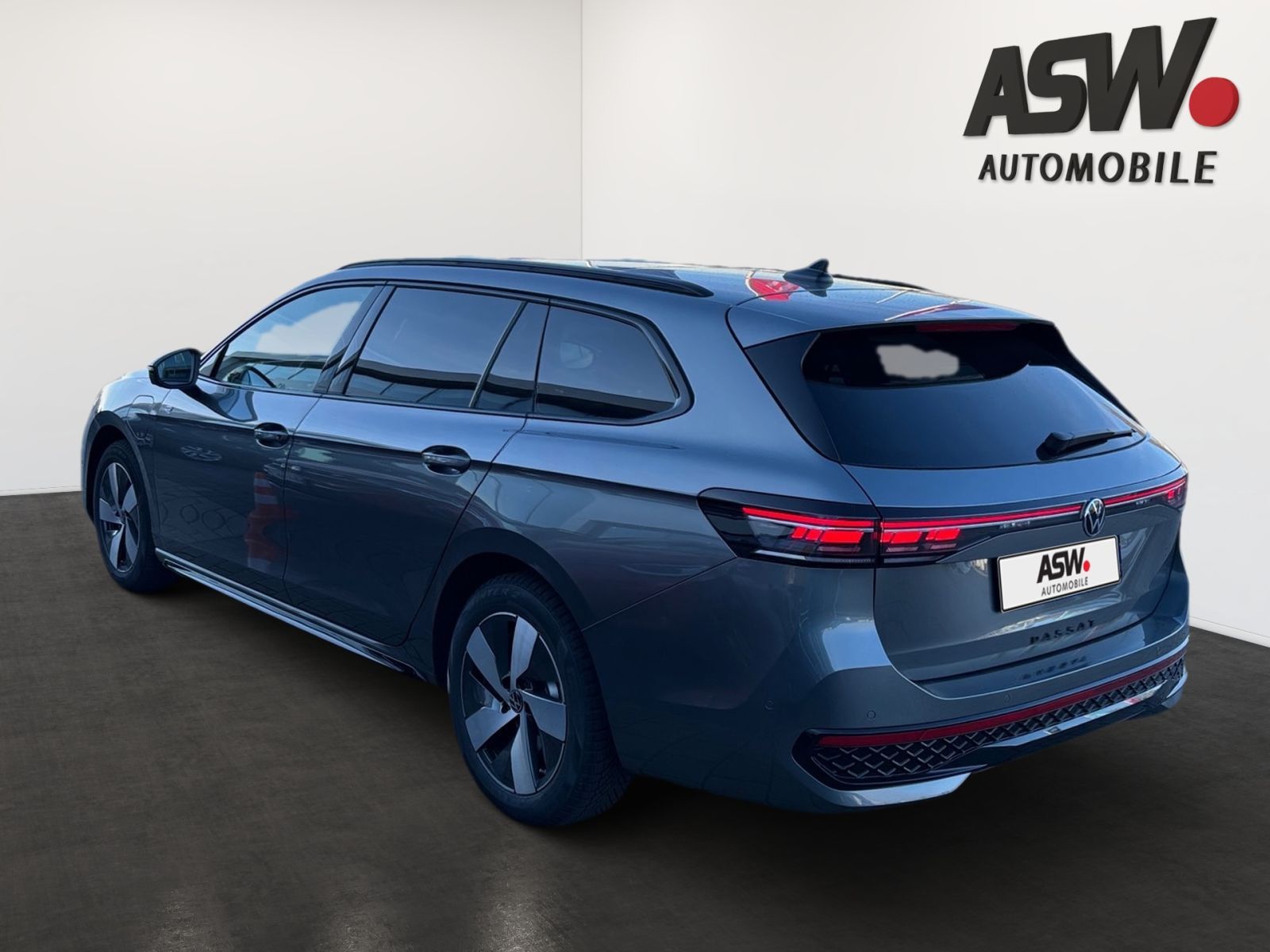 Fahrzeugabbildung Volkswagen Passat Variant R-Line 1,5 l eHybrid 177 PS DSG A