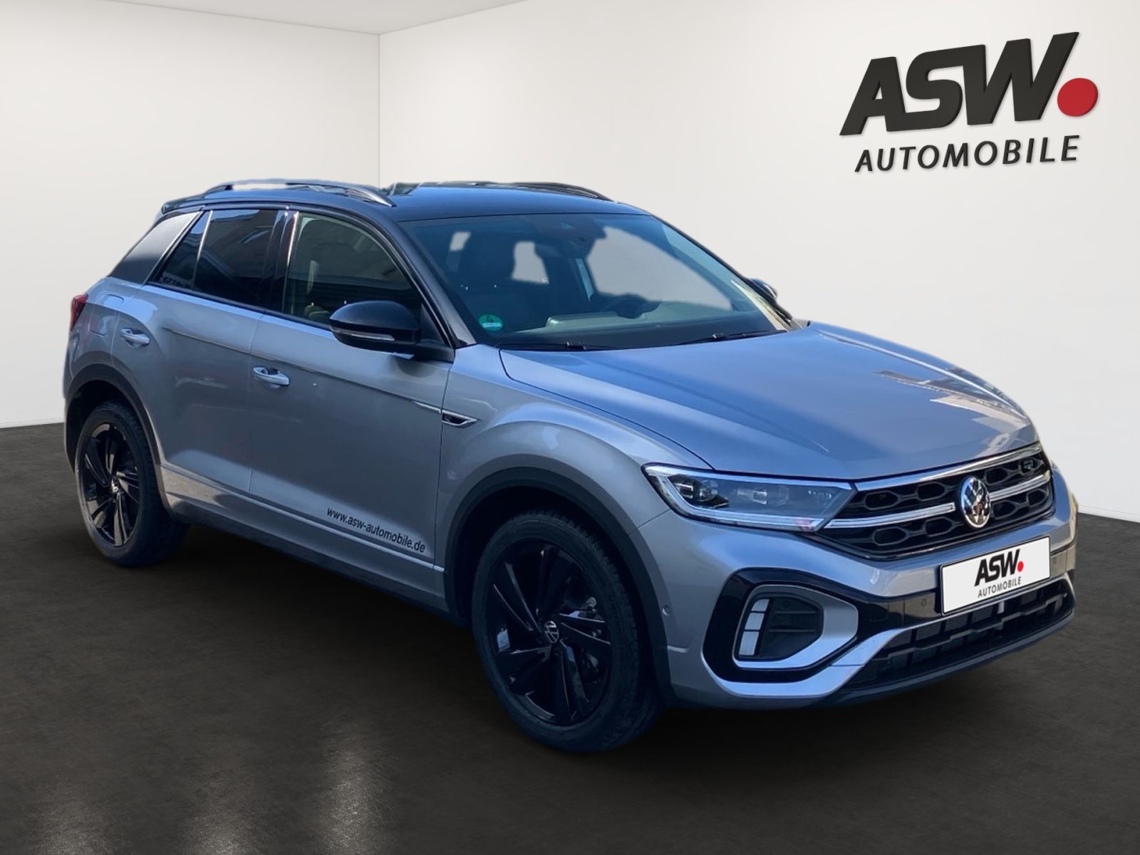Fahrzeugabbildung Volkswagen T-Roc R-Line 1.5 l TSI DSG SHZ RFK ACC IQ.LIGHT