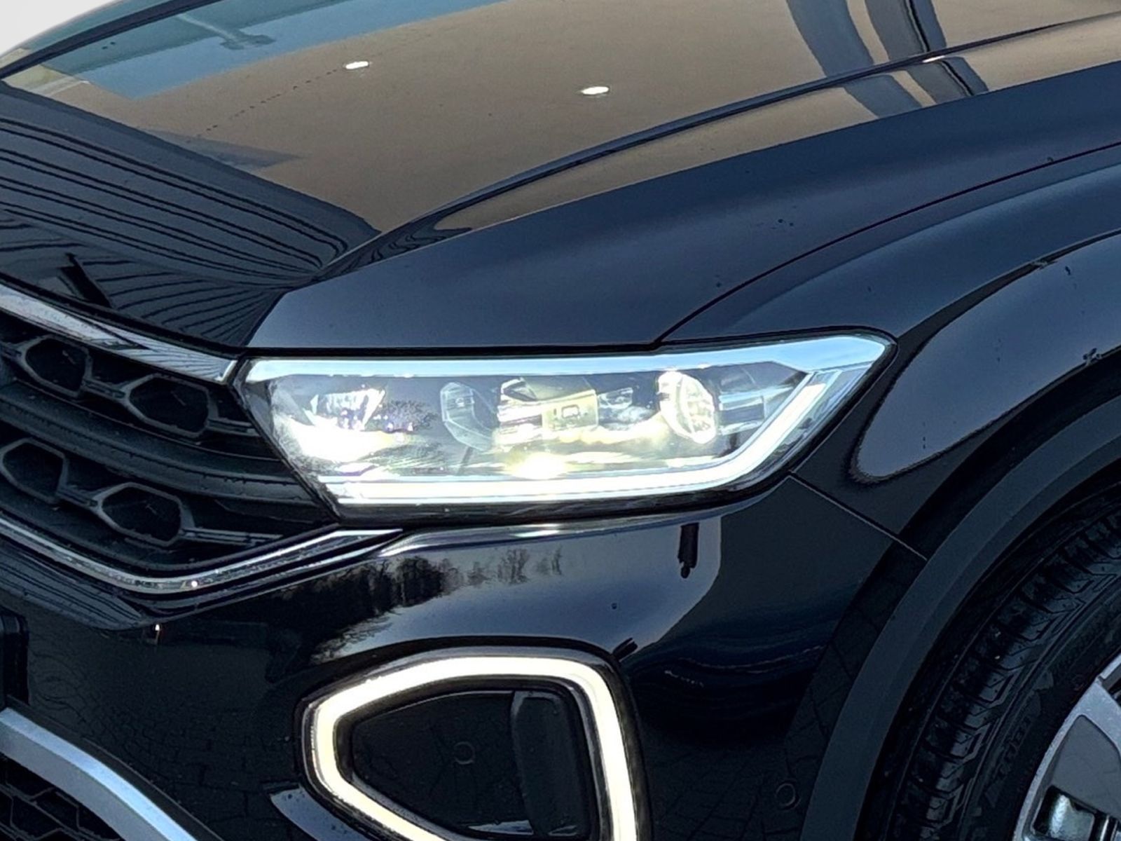 Fahrzeugabbildung Volkswagen T-Roc Life 1.5 l TSI OPF 110 kW (150 PS) 7-Gang-