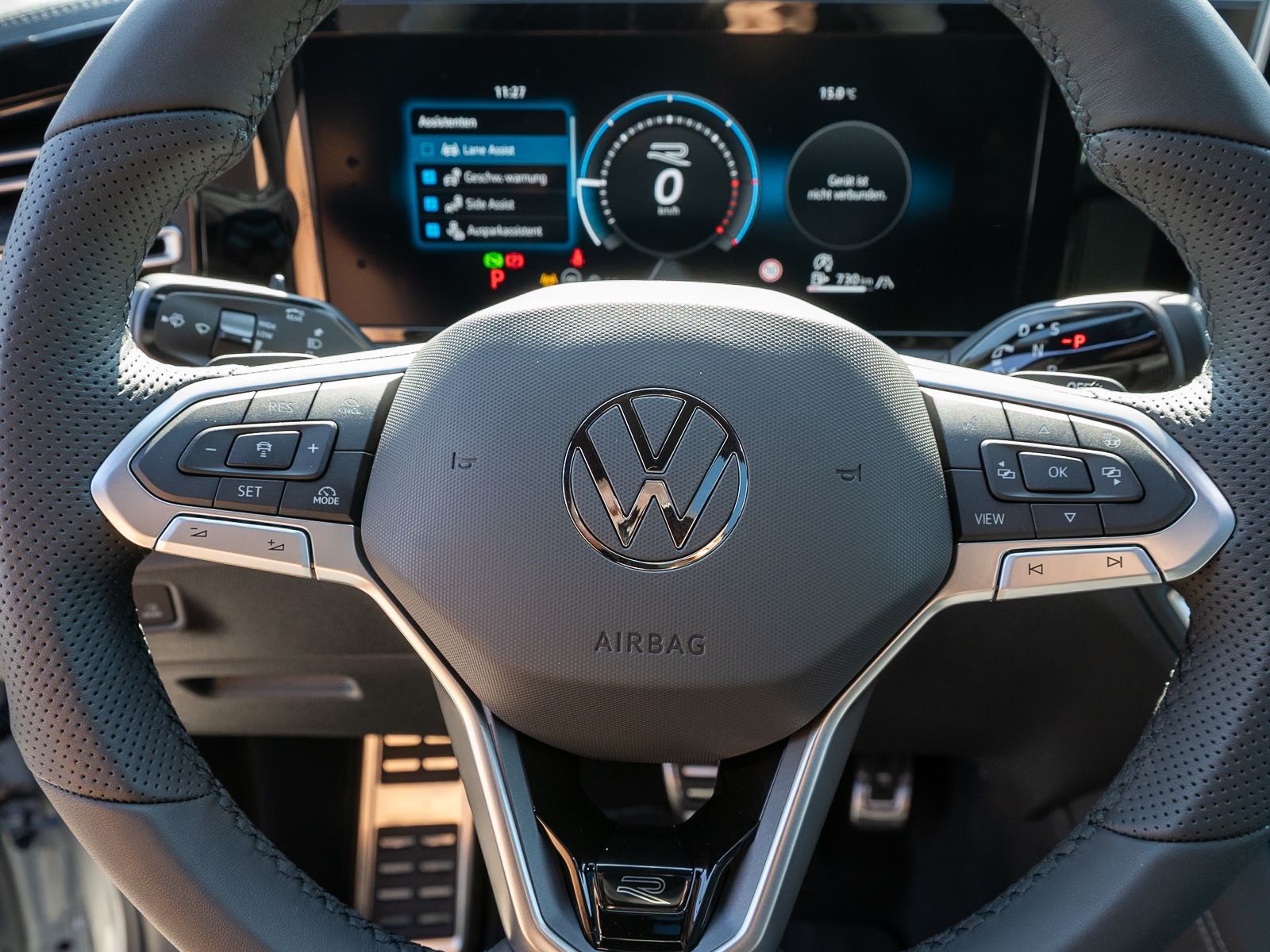 Fahrzeugabbildung Volkswagen Tiguan R-Line 2.0 TDI DSG LED PANO NAVI HUD AHK