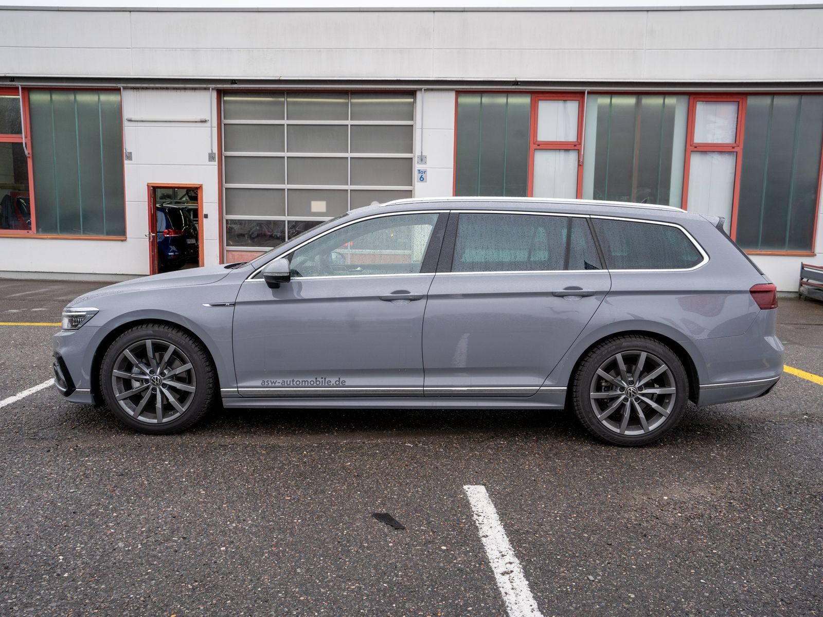 Fahrzeugabbildung Volkswagen Passat Variant R-Line 2.0TDI DSG LED NAVI AHK VC