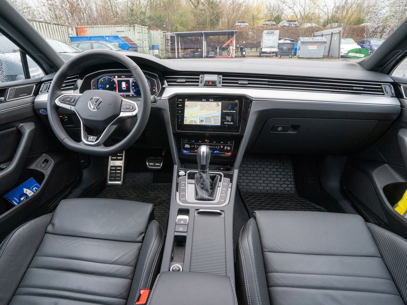 Fahrzeugabbildung Volkswagen Passat Variant R-Line 2.0TDI DSG LED NAVI AHK VC