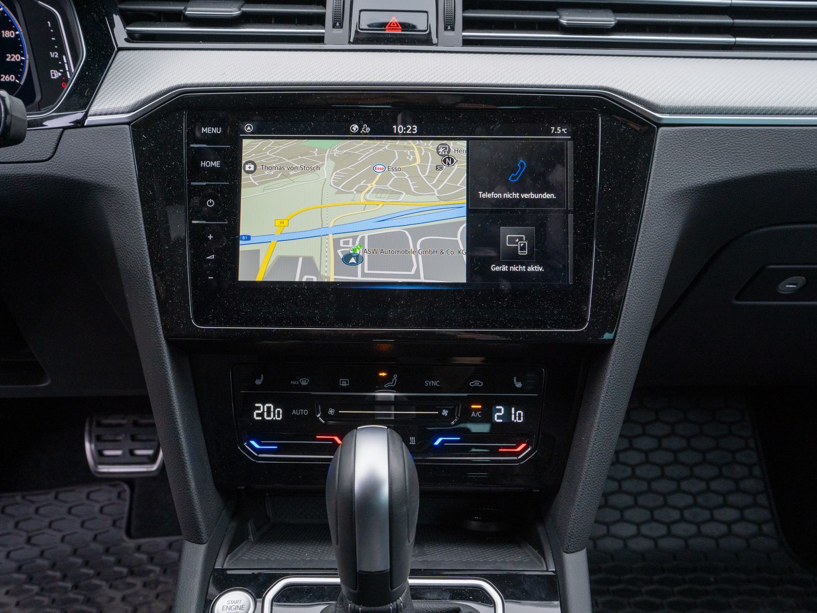 Fahrzeugabbildung Volkswagen Passat Variant R-Line 2.0TDI DSG LED NAVI AHK VC