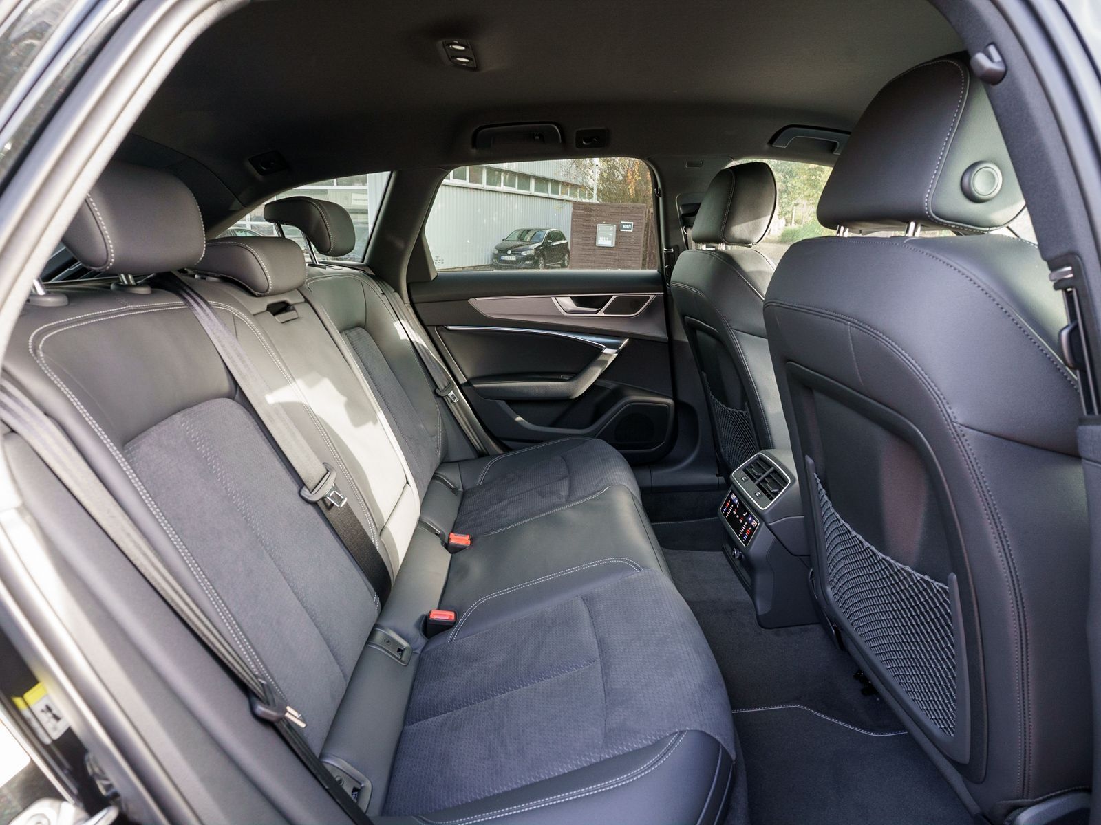 Fahrzeugabbildung Audi A6 Avant S line 50 TDI quattro 210(286) kW(PS) t
