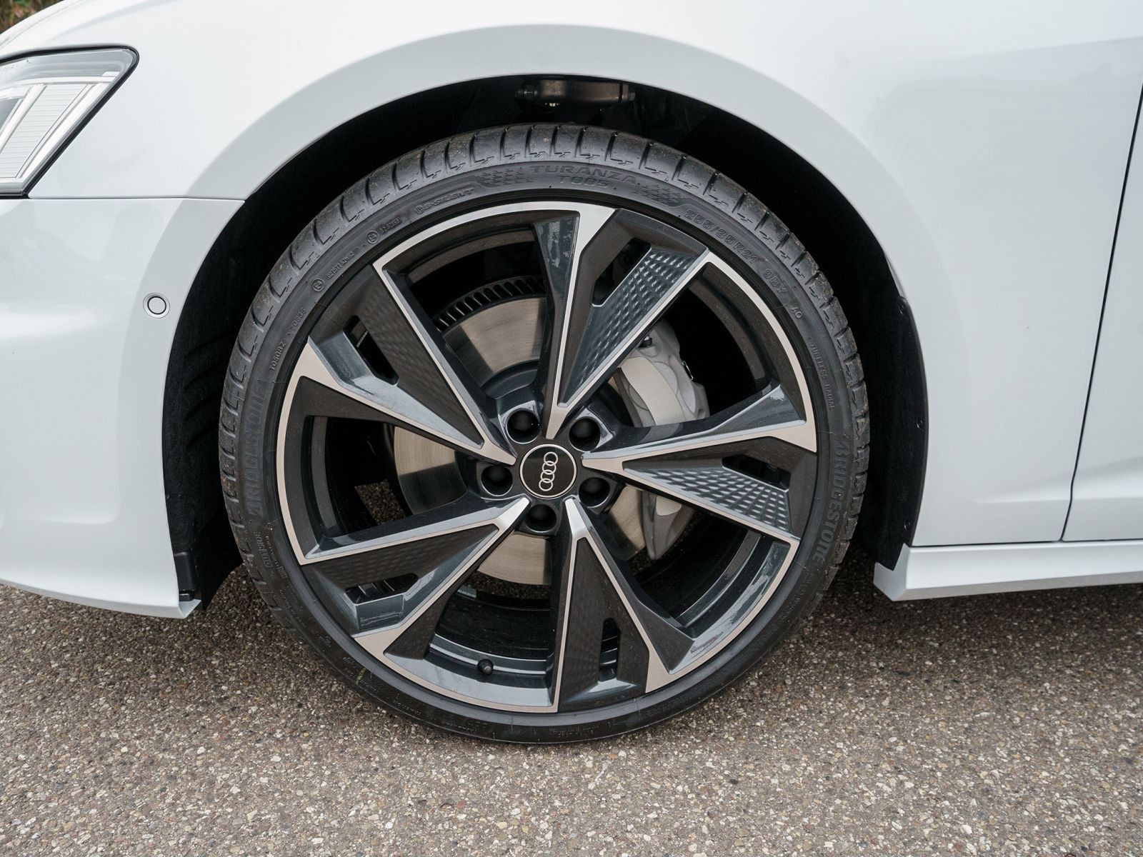 Fahrzeugabbildung Audi A6 Avant S line 50 TDI quattro 210(286) kW(PS) t