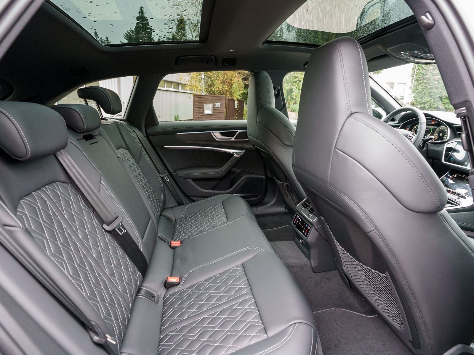 Fahrzeugabbildung Audi A6 Avant S line 50 TDI quattro 210(286) kW(PS) t
