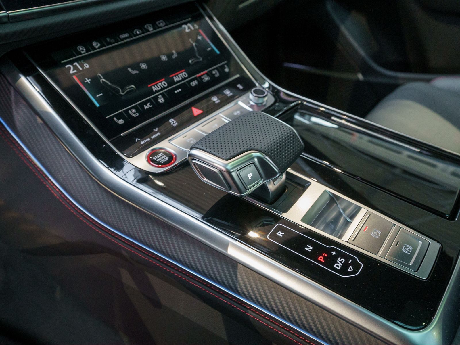 Fahrzeugabbildung Audi SQ8 SUV TFSI 373(507) kW(PS) tiptronic