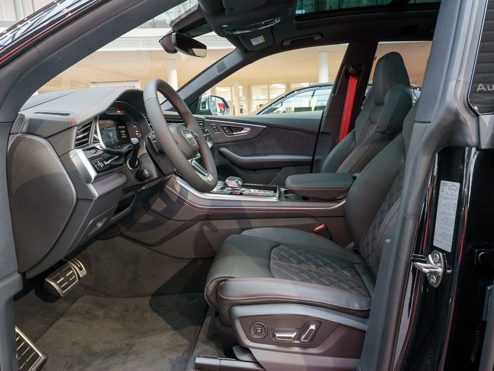 Fahrzeugabbildung Audi SQ8 SUV TFSI 373(507) kW(PS) tiptronic