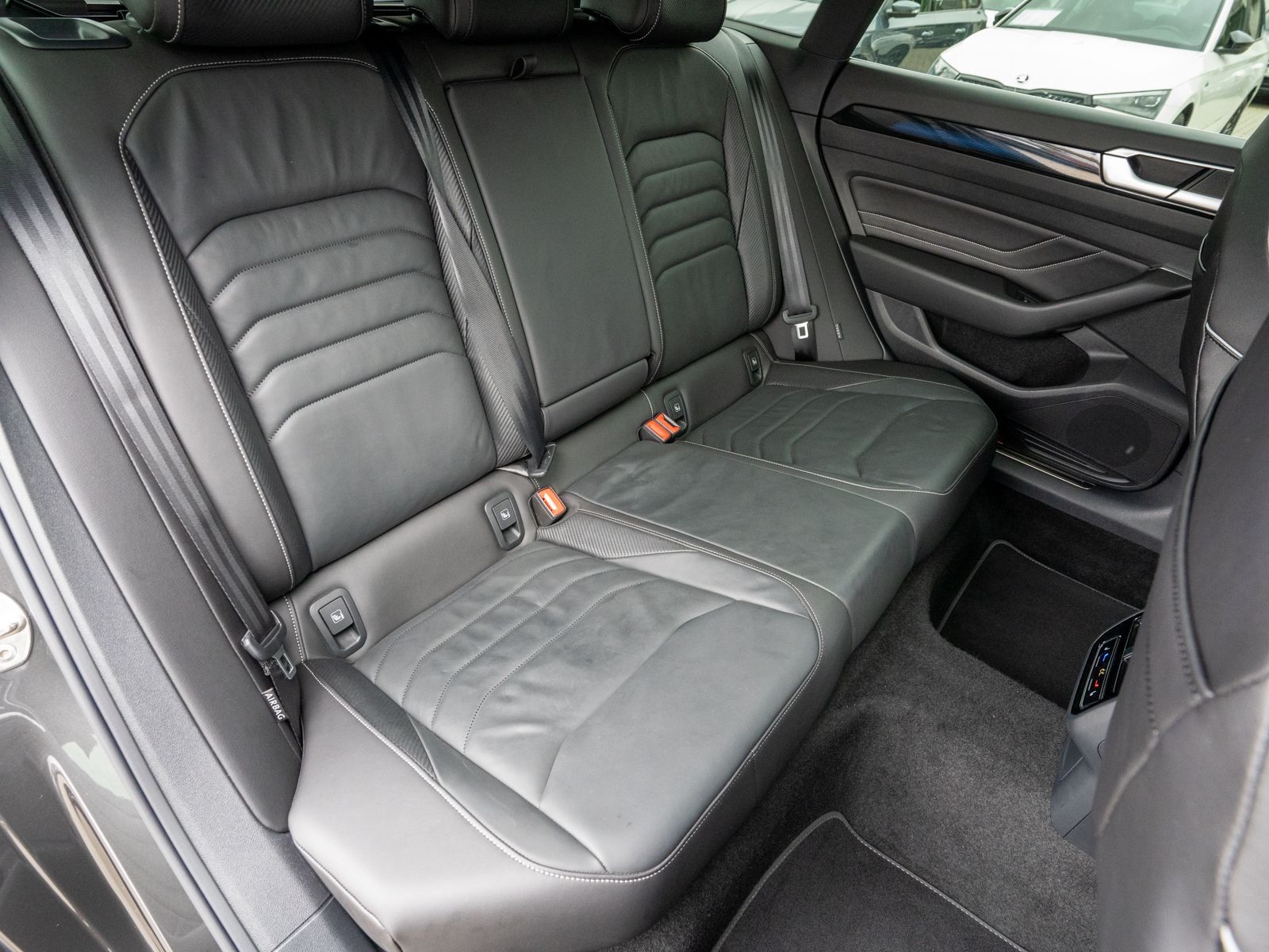 Fahrzeugabbildung Volkswagen Arteon Shooting Brake R-Line 4M 2.0TDI DSG Navi