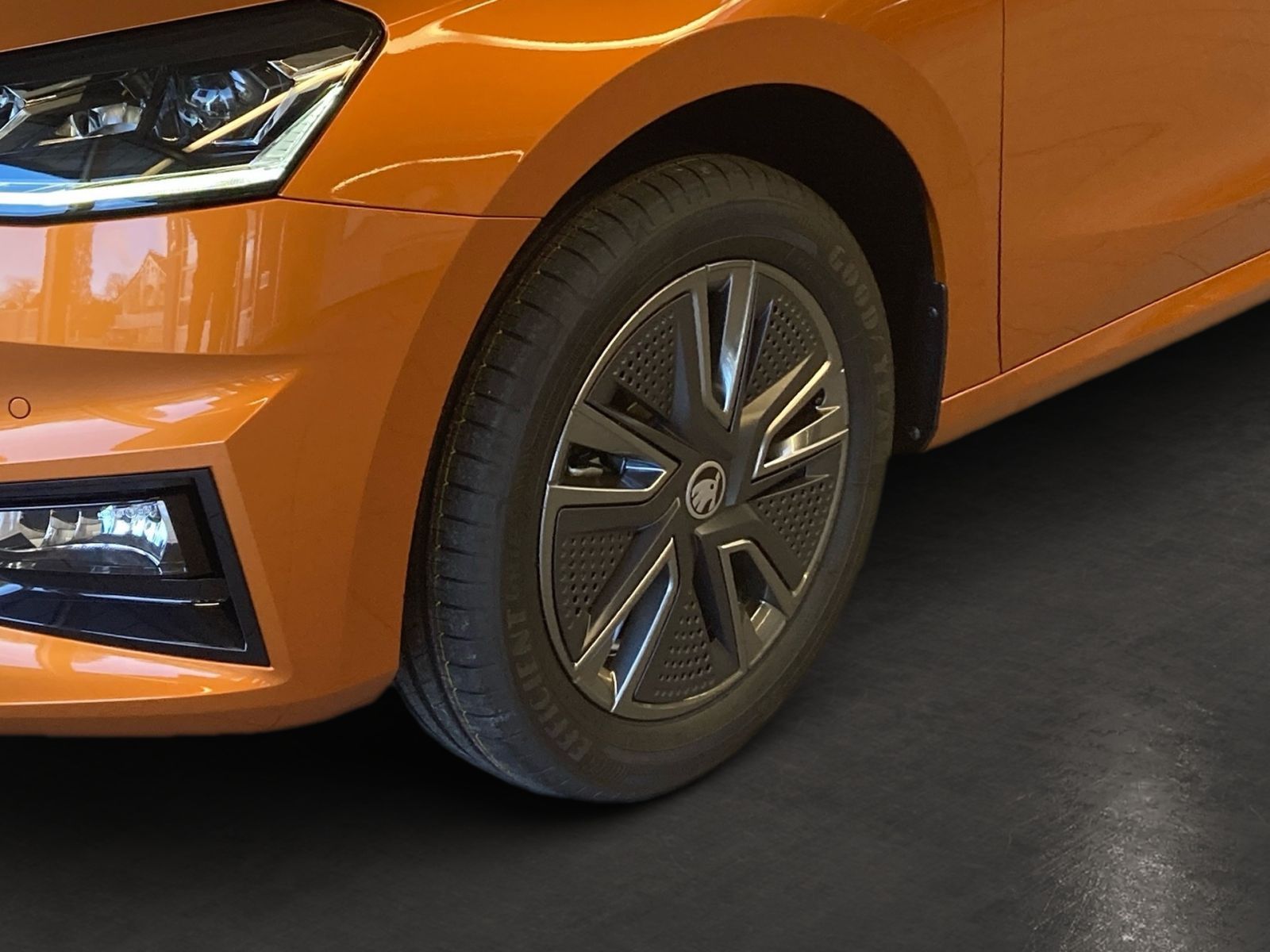 Fahrzeugabbildung SKODA Fabia Tour 1,0TSI 115PS DSG Navi ACC Kamera SHZ