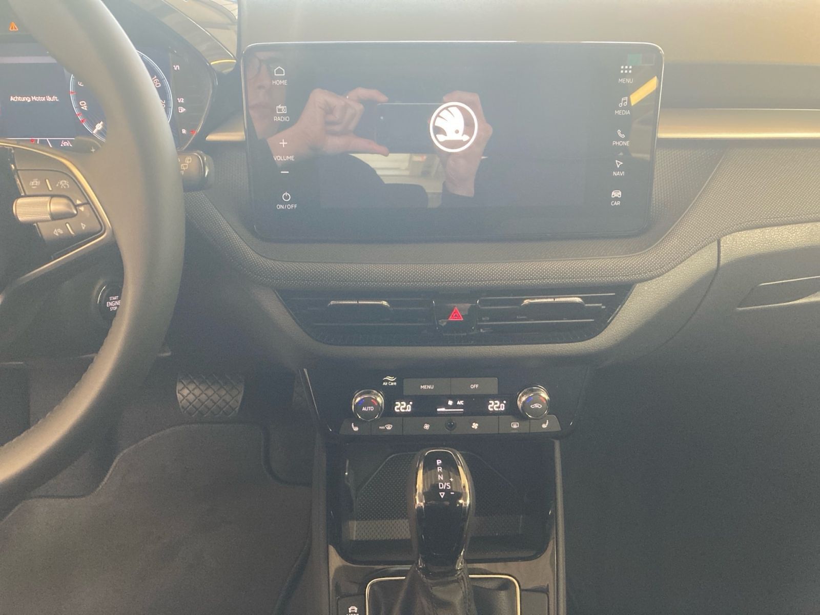 Fahrzeugabbildung SKODA Fabia Tour 1,0TSI 115PS DSG Navi ACC Kamera SHZ