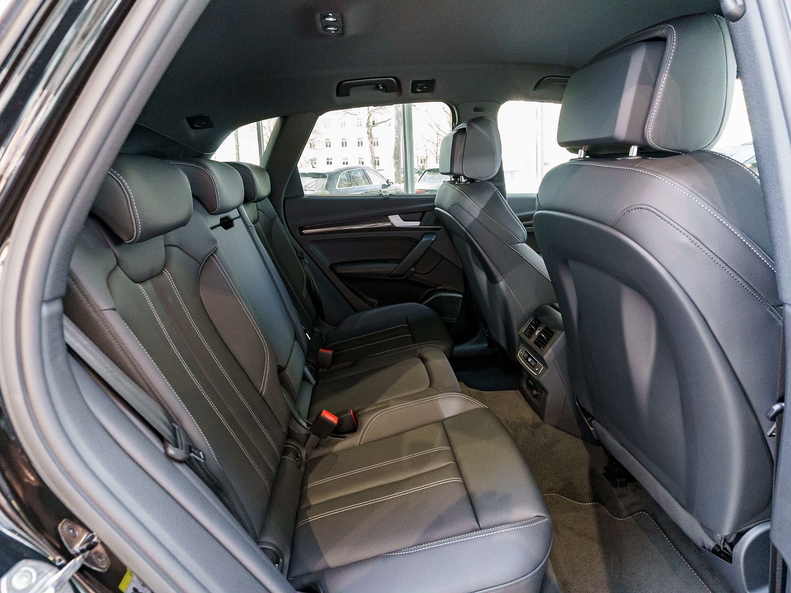 Fahrzeugabbildung Audi SQ5 TDI 251(341) kW(PS) tiptronic