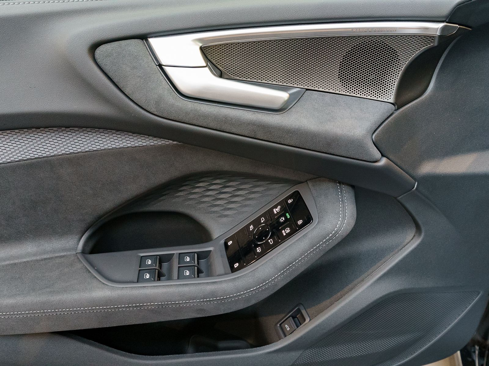 Fahrzeugabbildung Audi A5 Limousine TFSI quattro 150 kW S tronic