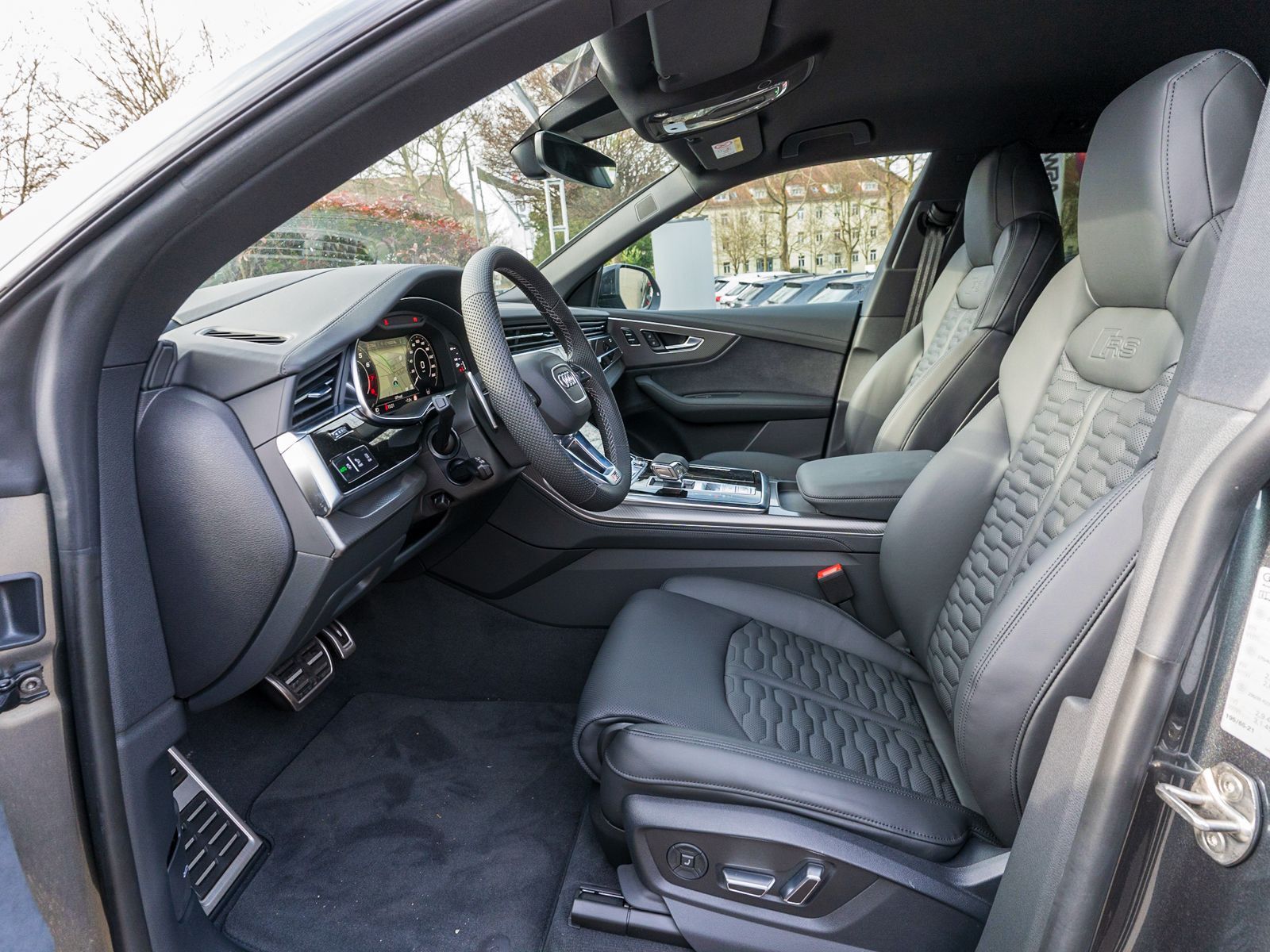 Fahrzeugabbildung Audi RS Q8 SUV 441(600) kW(PS) tiptronic