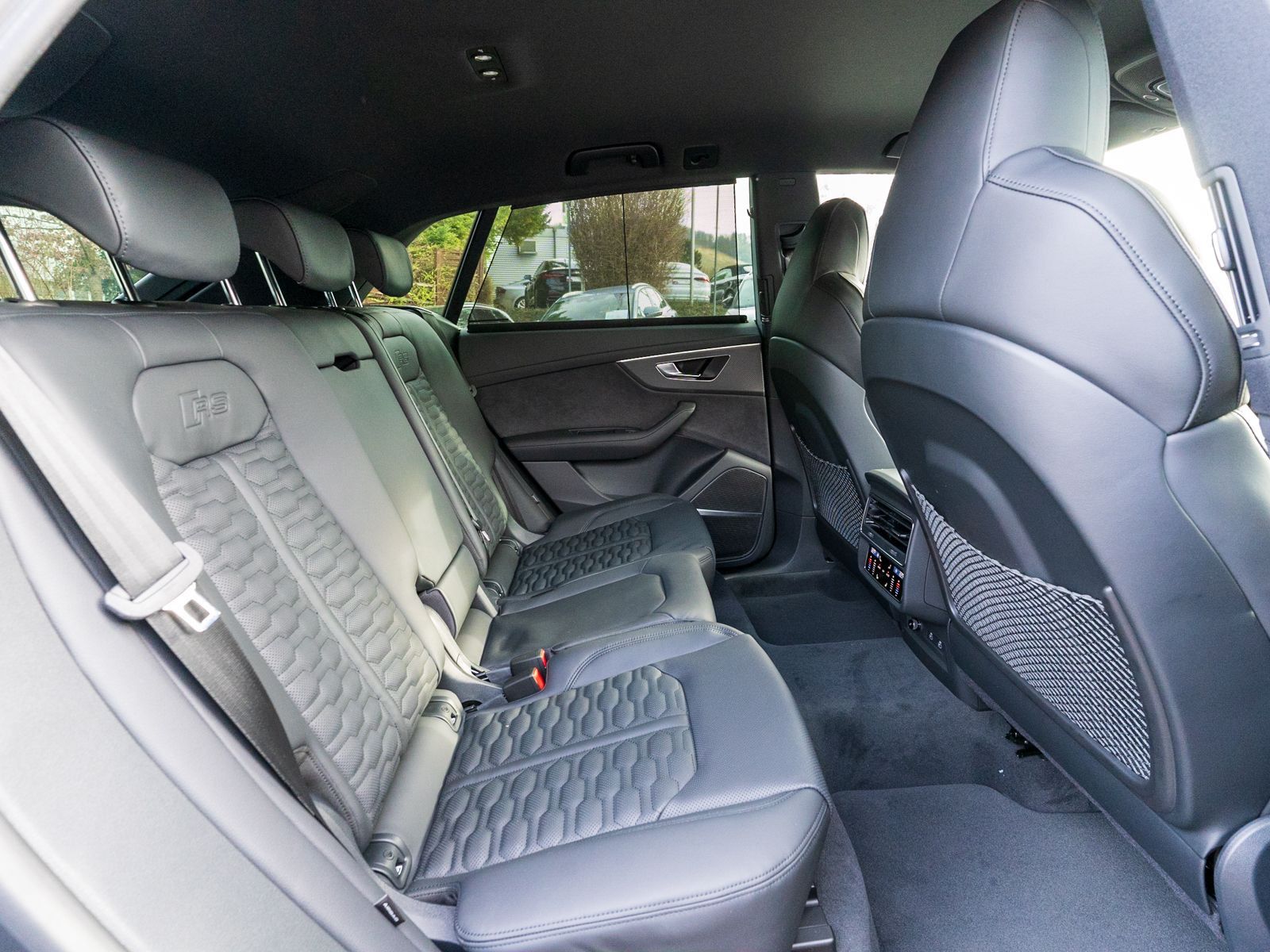 Fahrzeugabbildung Audi RS Q8 SUV 441(600) kW(PS) tiptronic