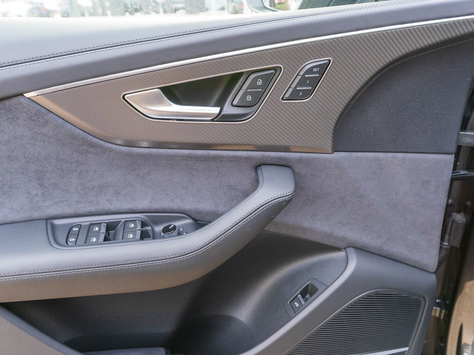 Fahrzeugabbildung Audi RS Q8 SUV 441(600) kW(PS) tiptronic
