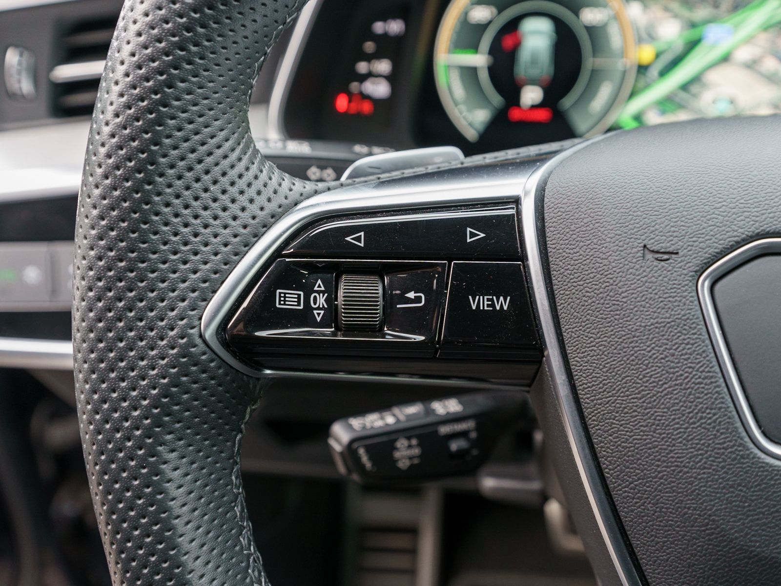 Fahrzeugabbildung Audi A6 Avant S line 50TFSI e quattro Stronic RFK AHK