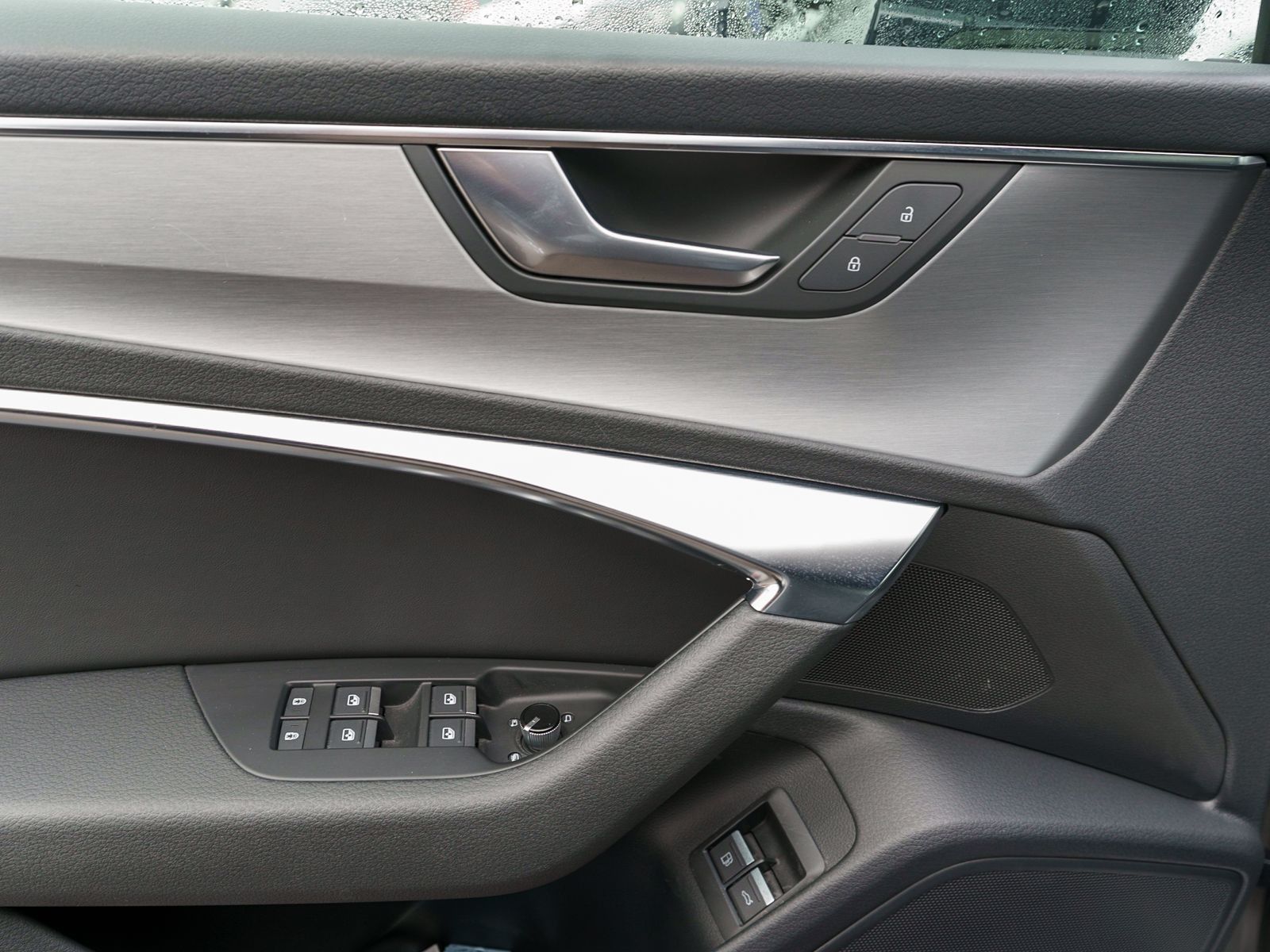 Fahrzeugabbildung Audi A6 Avant S line 50TFSI e quattro Stronic RFK AHK