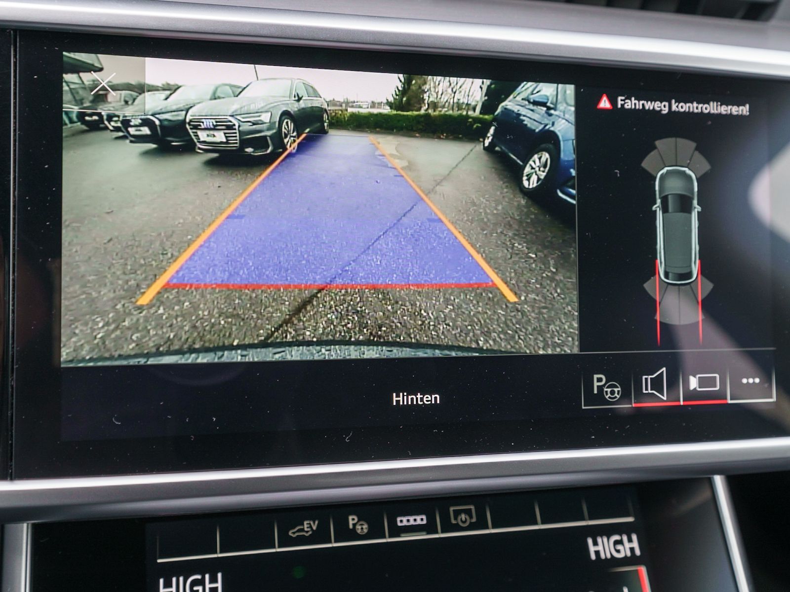 Fahrzeugabbildung Audi A6 Avant S line 50TFSI e quattro Stronic RFK AHK