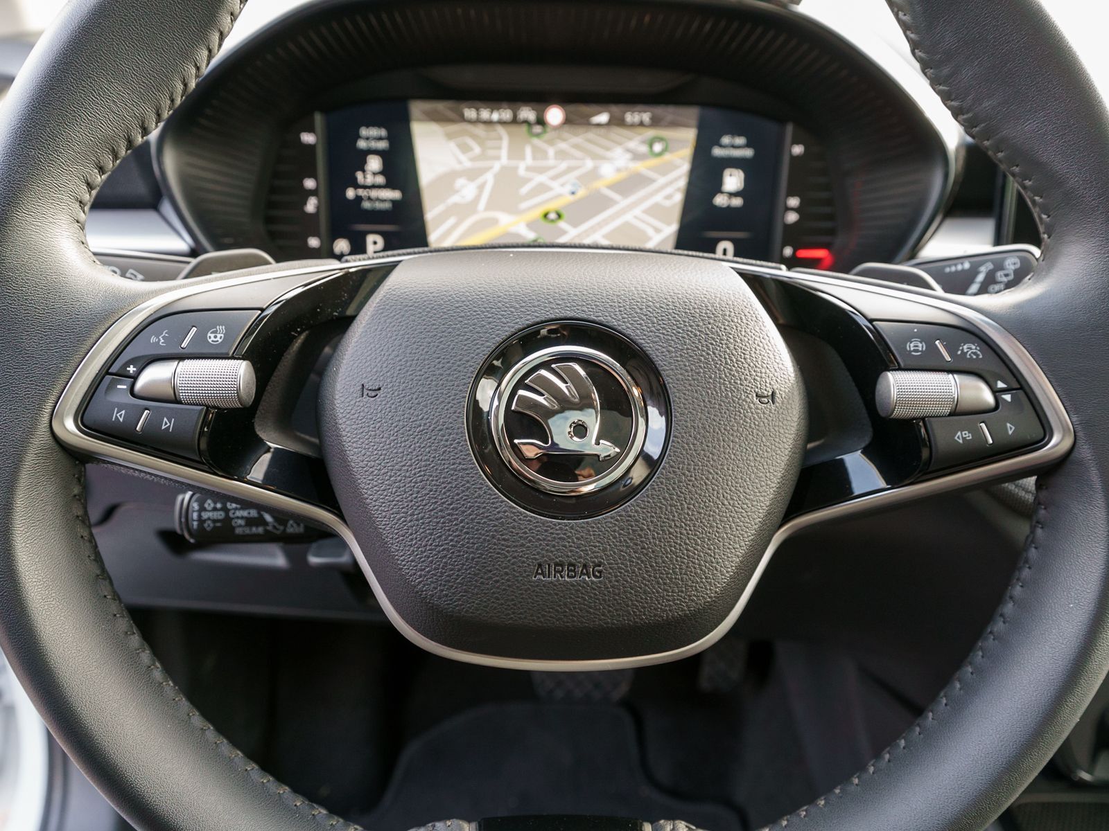 Fahrzeugabbildung SKODA Fabia Drive 1.0 TSI DSG LED Navi Pano ACC RFK VC