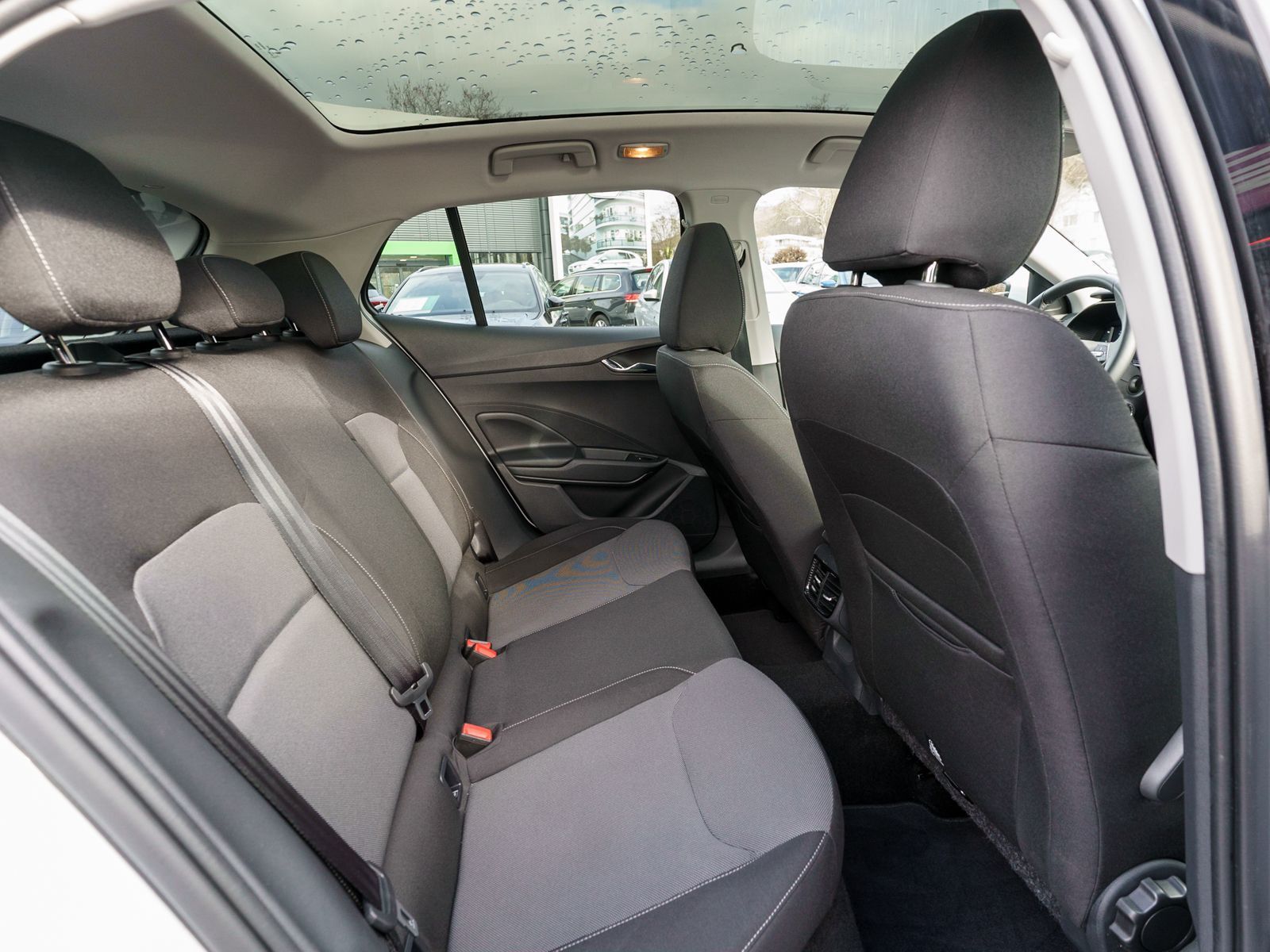 Fahrzeugabbildung SKODA Fabia Drive 1.0 TSI DSG LED Navi Pano ACC RFK VC