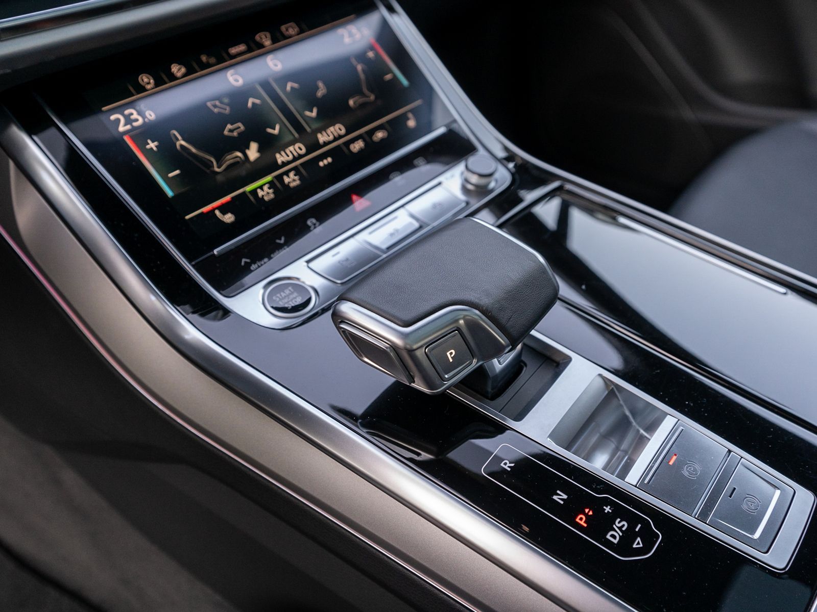 Fahrzeugabbildung Audi Q7 50TDI qu S line Navi Matrix ACC HUD Pano AHK
