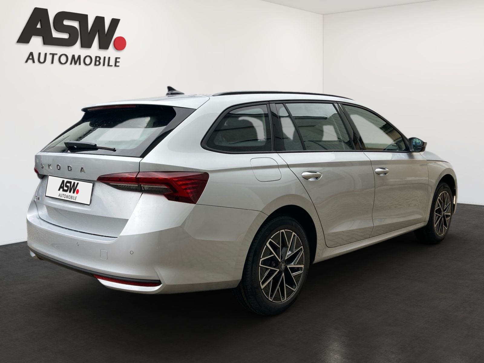 Fahrzeugabbildung SKODA Octavia Combi Selection 2,0TDI 150PS DSG AHK ACC