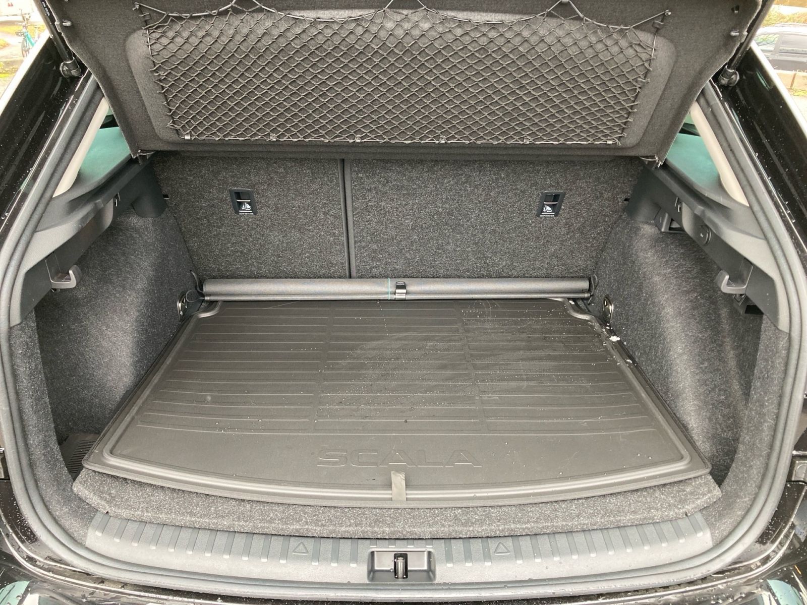 Fahrzeugabbildung SKODA Scala Tour 1,0TSI 116PS DSG Navi Kamera ACC PDC